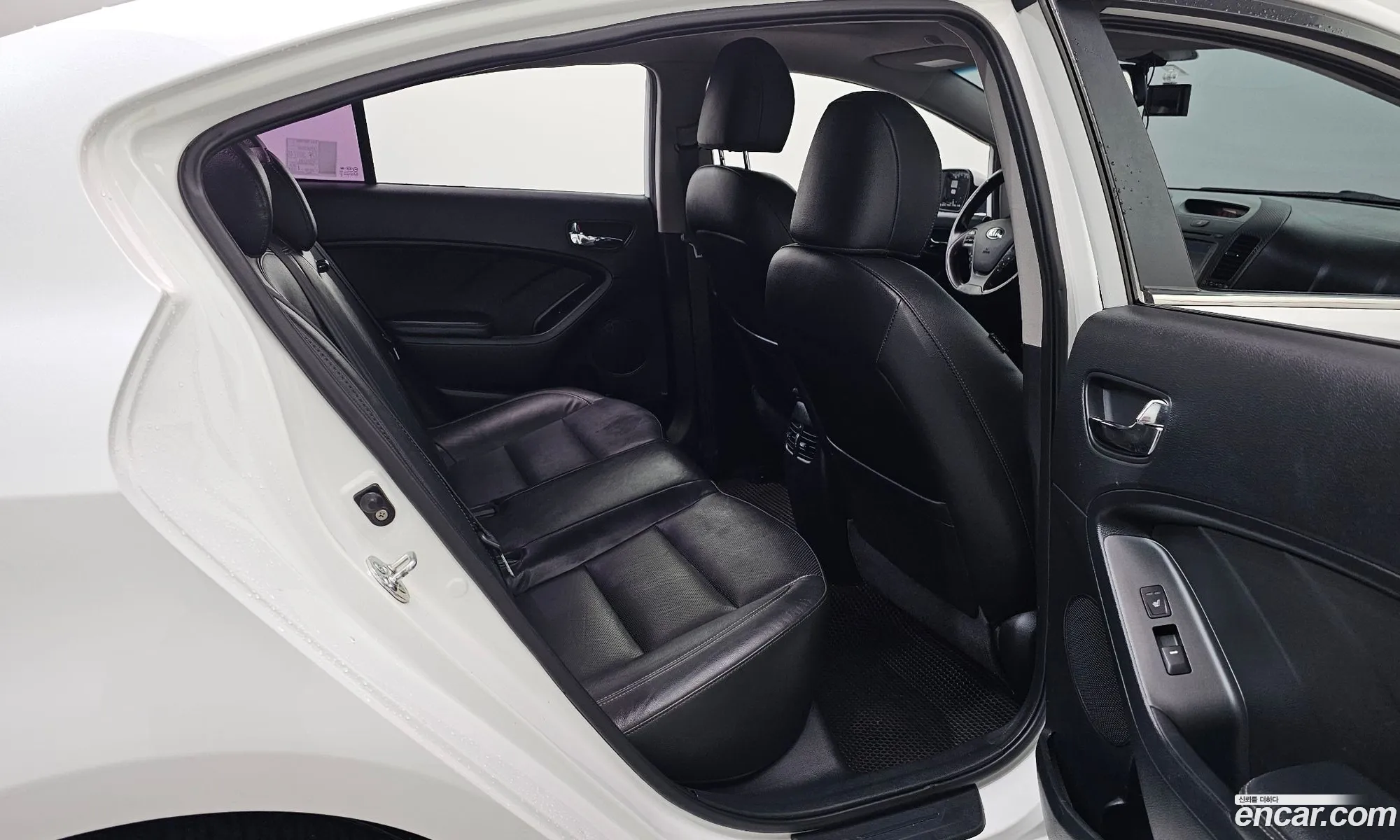 Kia K3 2015 — 23