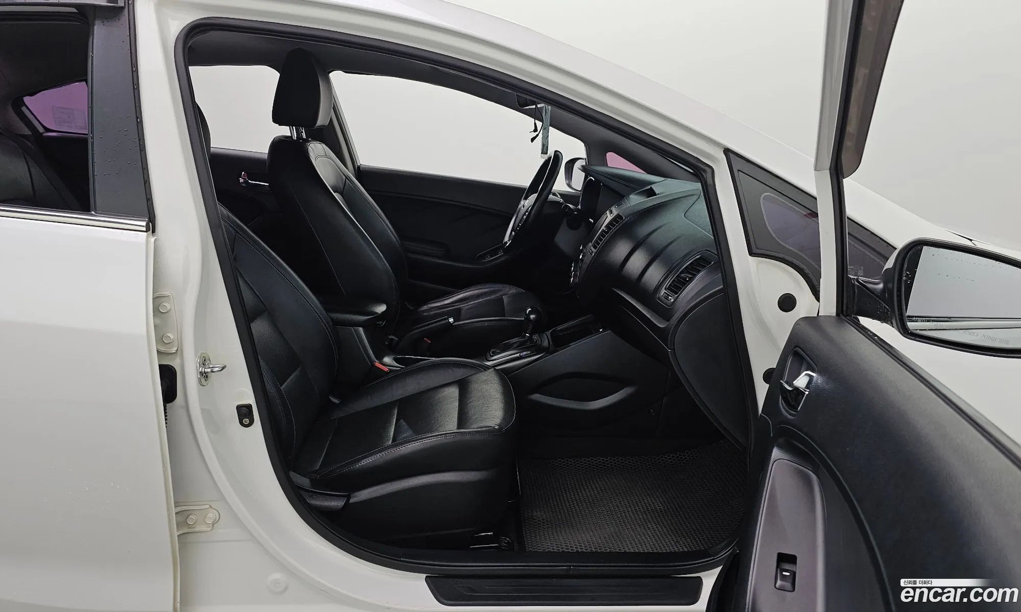 Kia K3 2015 — 25
