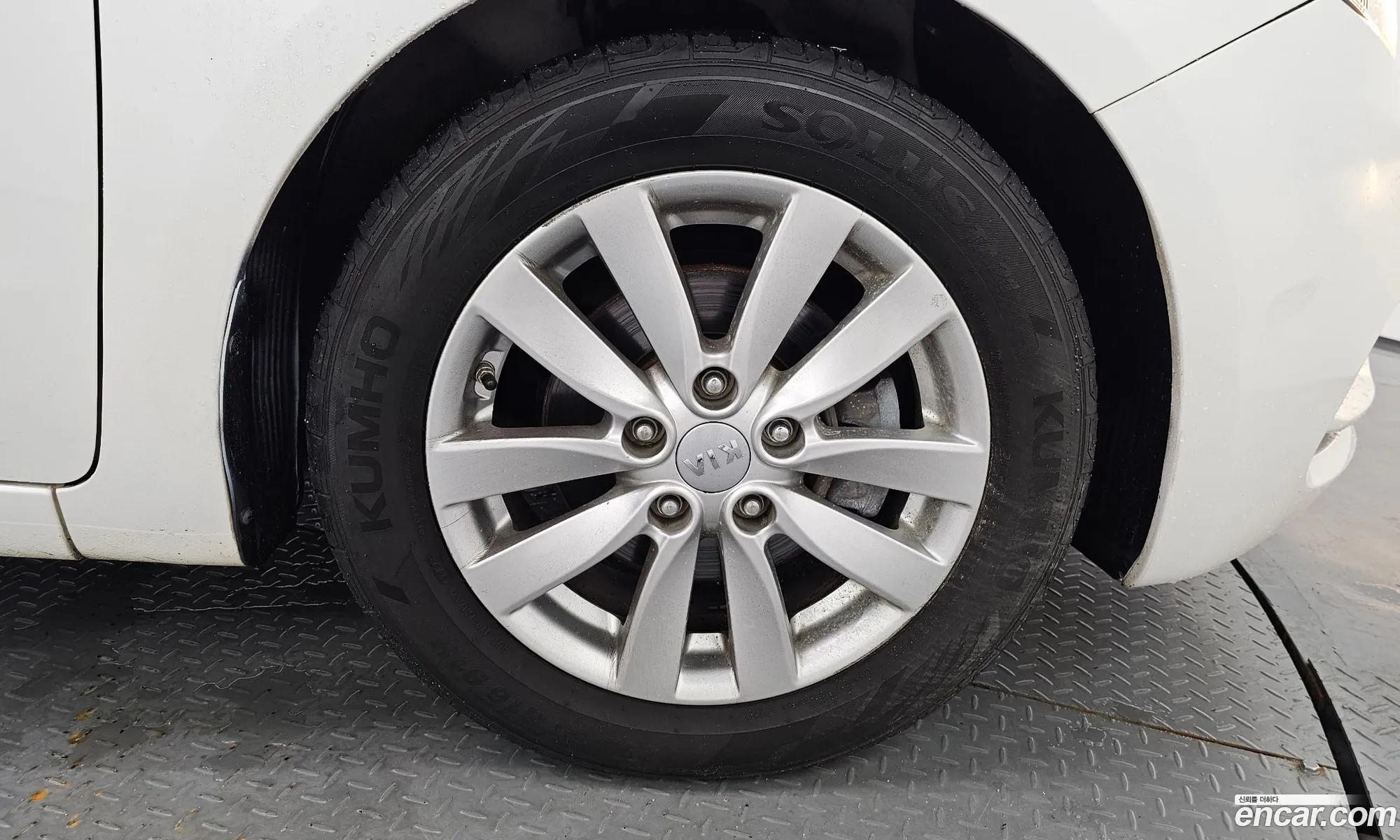 Kia K3 2015 — 9