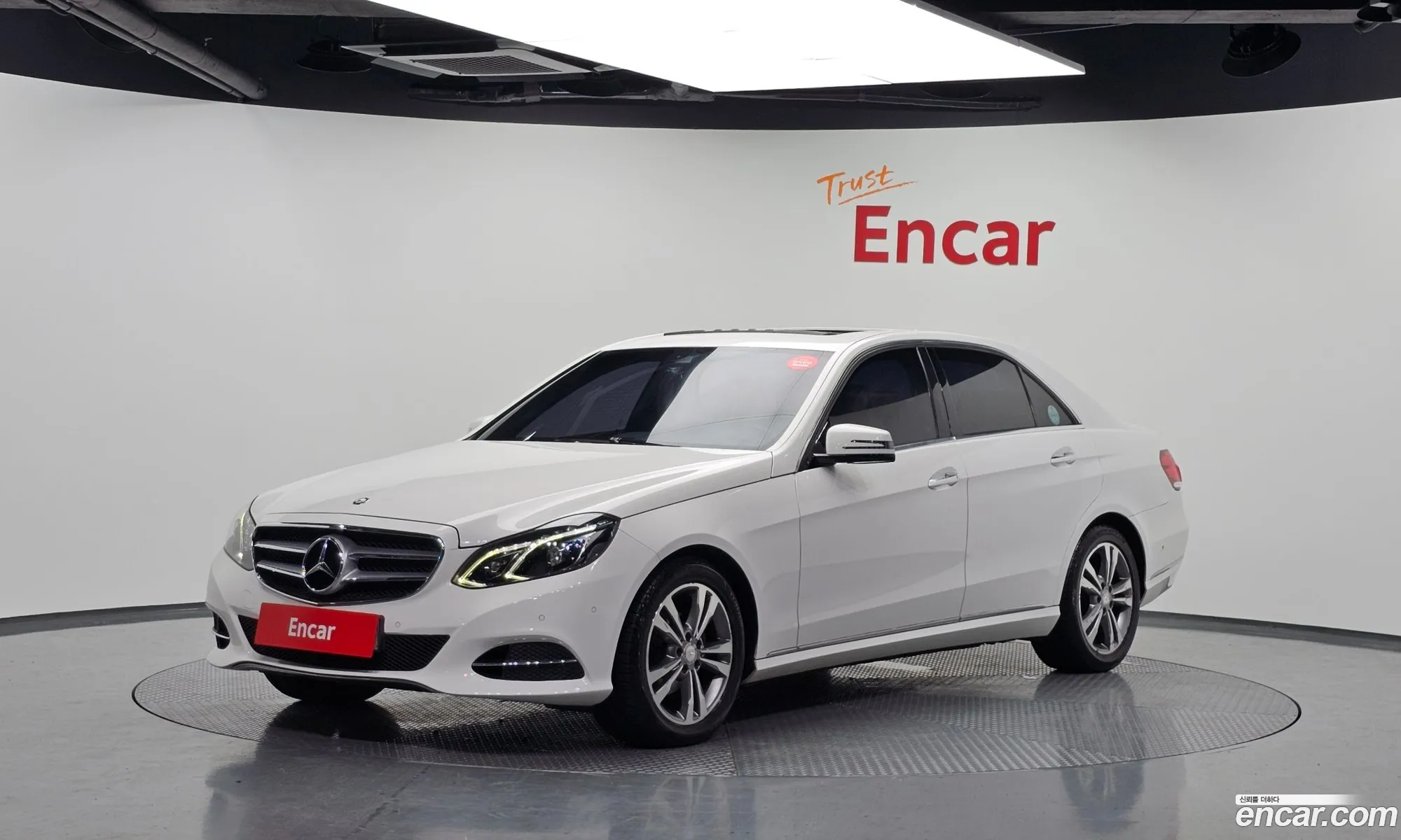 Mercedes-Benz E-Class W212 2013 WDDHF0CB6EA890588 — 4