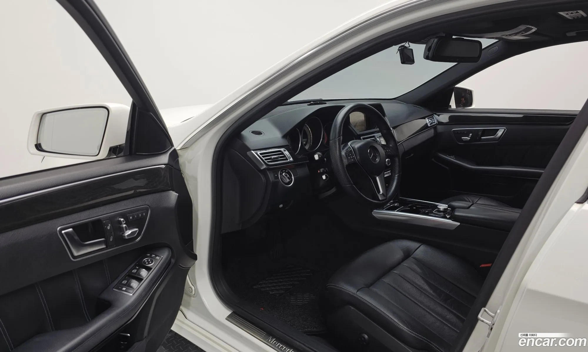 Mercedes-Benz E-Class W212 2013 WDDHF0CB6EA890588 — 10