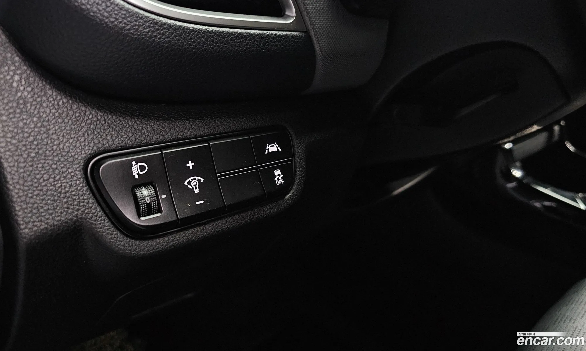 Kia Seltos 2022 KNAEP812GPK364091 — 17