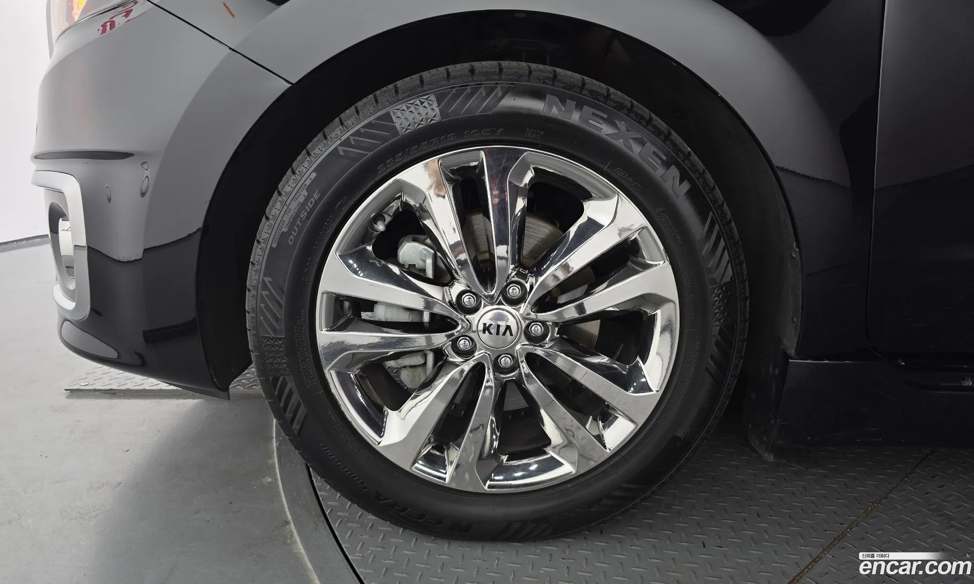 Kia Carnival 2017 KNAME81ABJS354329 — 8