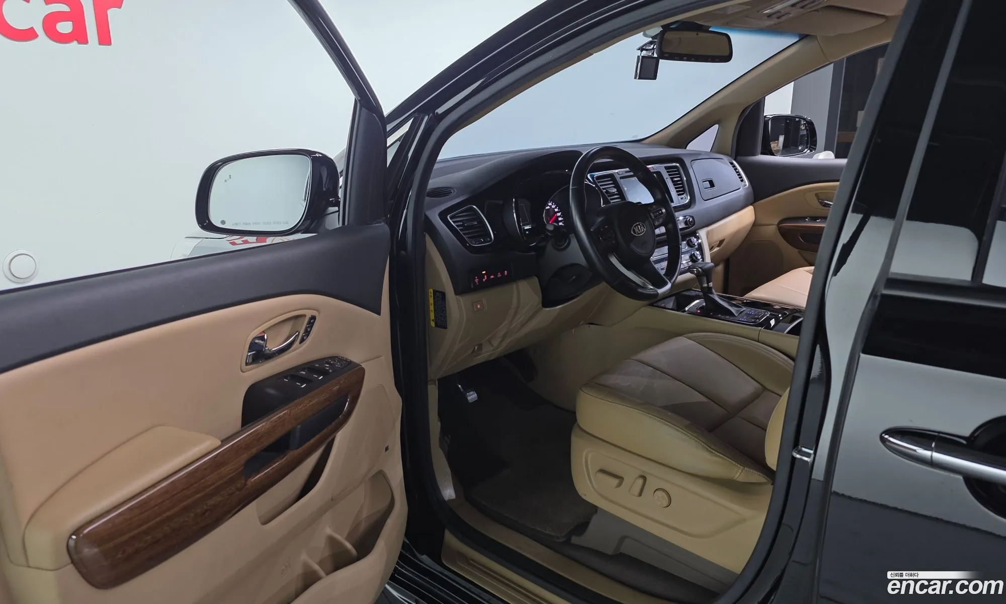 Kia Carnival 2017 KNAME81ABJS354329 — 29