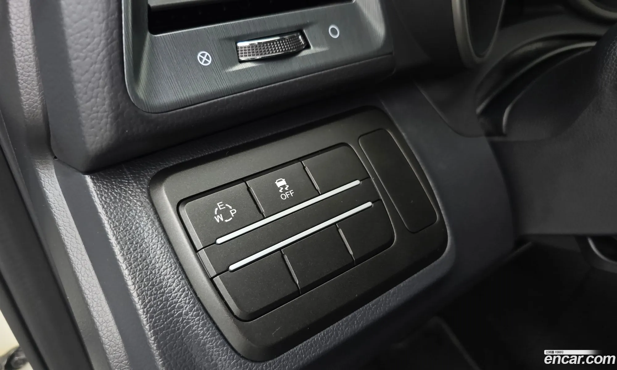 KG Mobility (SsangYong) Tivoli Armour 2018 — 21