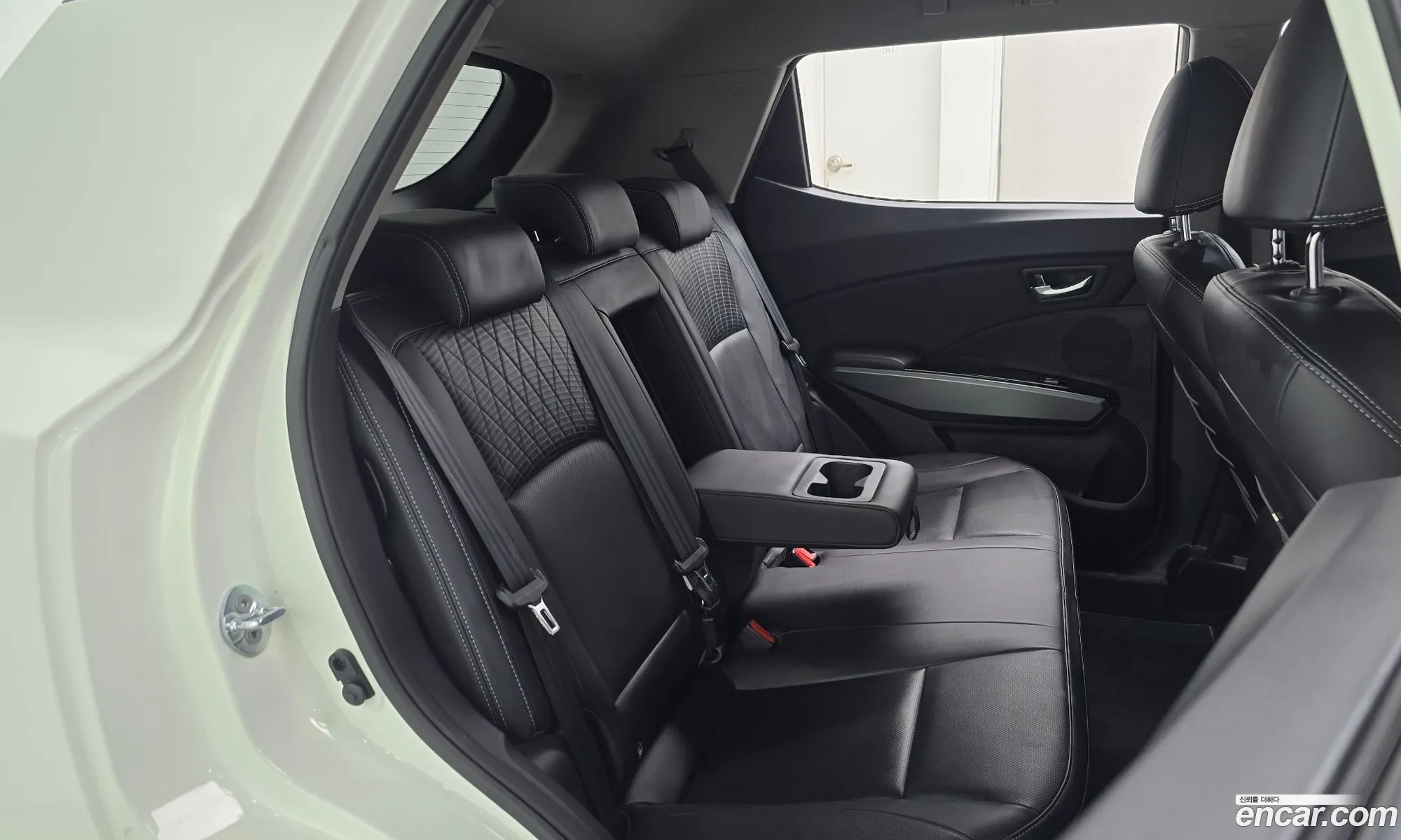 KG Mobility (SsangYong) Tivoli Armour 2018 — 19
