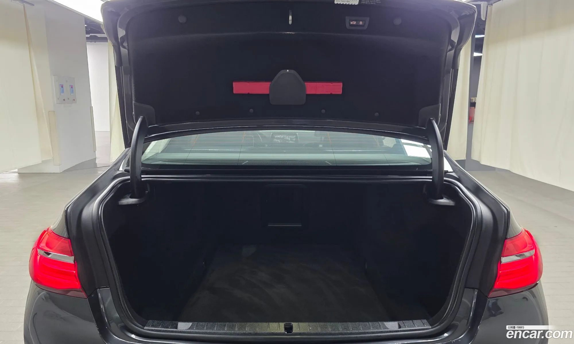 BMW 7 Series 2016 WBA7E4106GGU98368 — 4