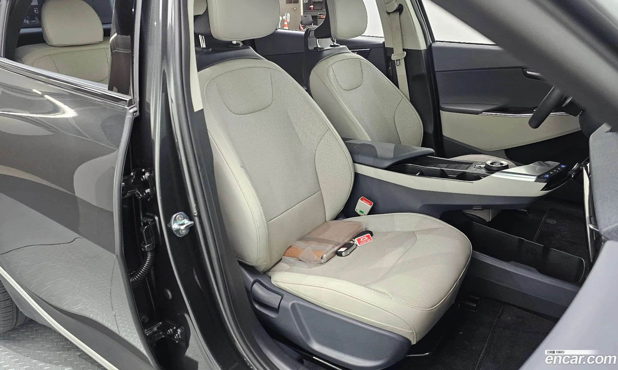 Kia EV6 2022 KNAC281AFNA076430 — 6
