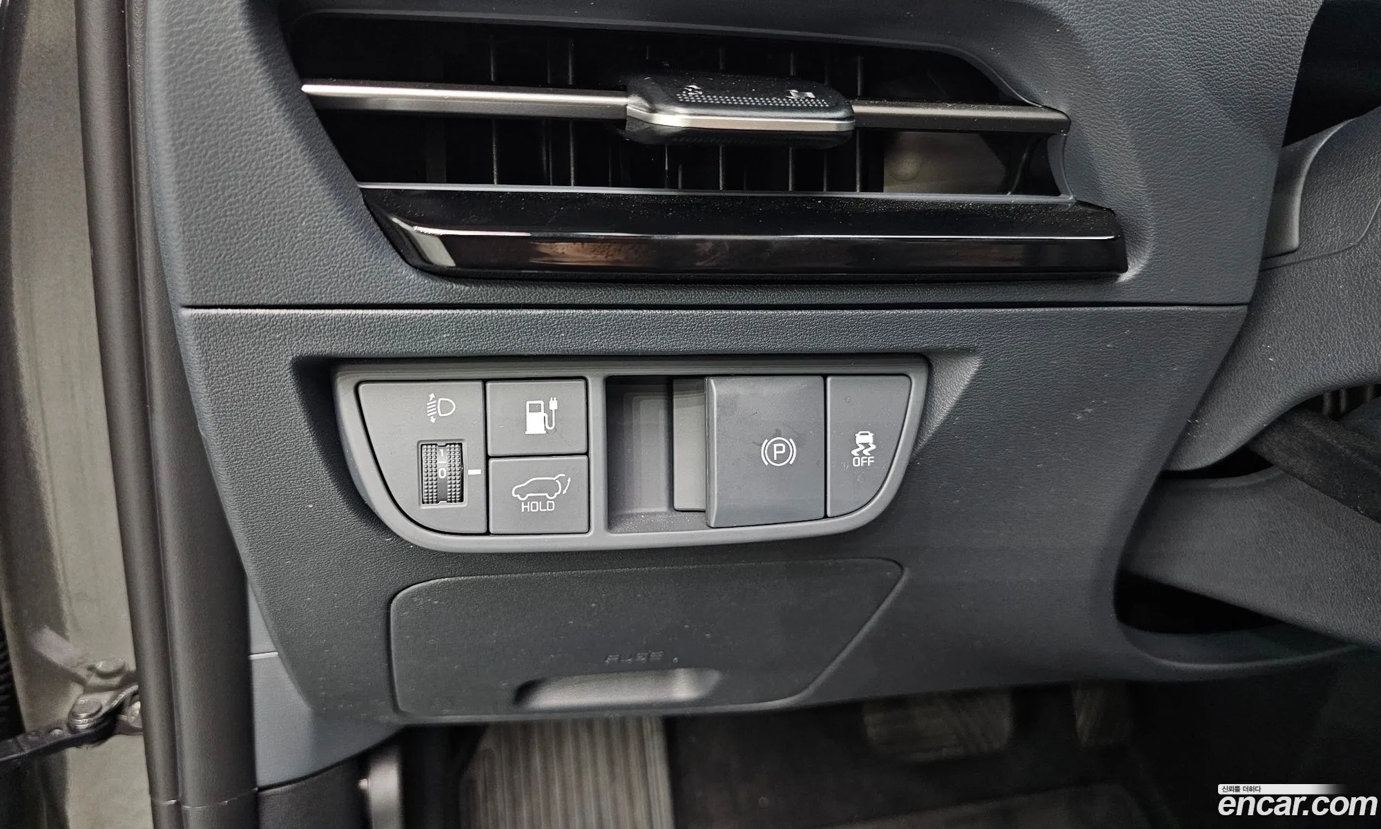 Kia EV6 2022 KNAC281AFNA076430 — 5