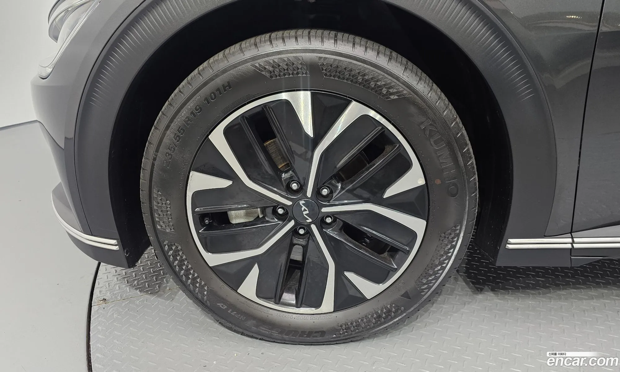 Kia EV6 2022 KNAC281AFNA076430 — 8