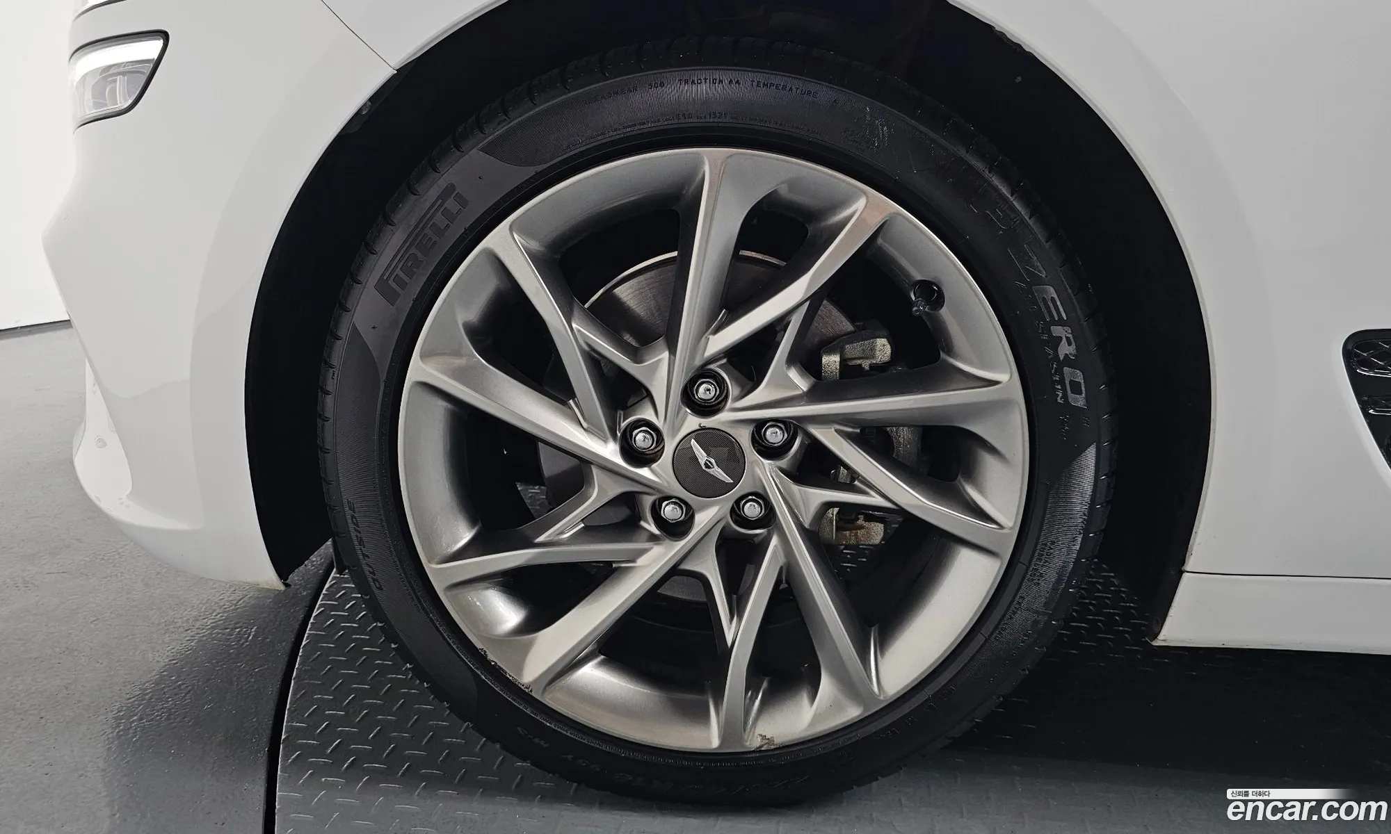Genesis G70 2021 KMTG341ABMU094104 — 39