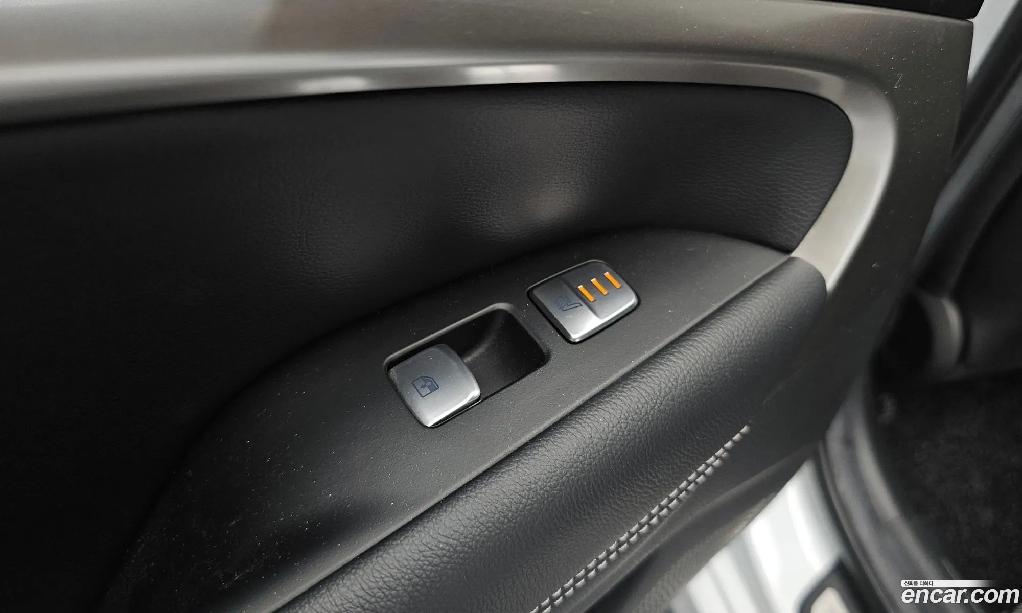 Genesis G70 2021 KMTG341ABMU094104 — 24