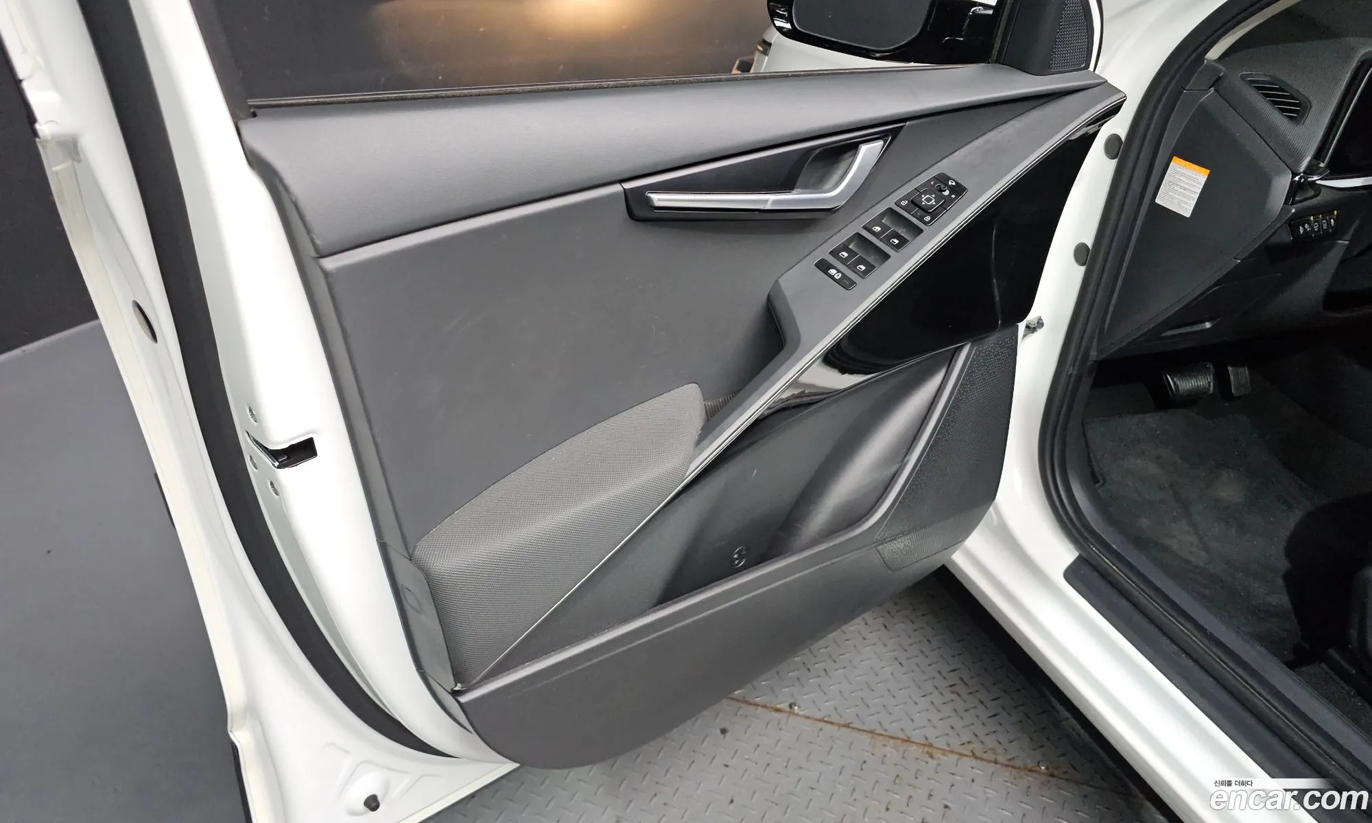 Kia Niro 2022 KNACR81EGNA008171 — 4