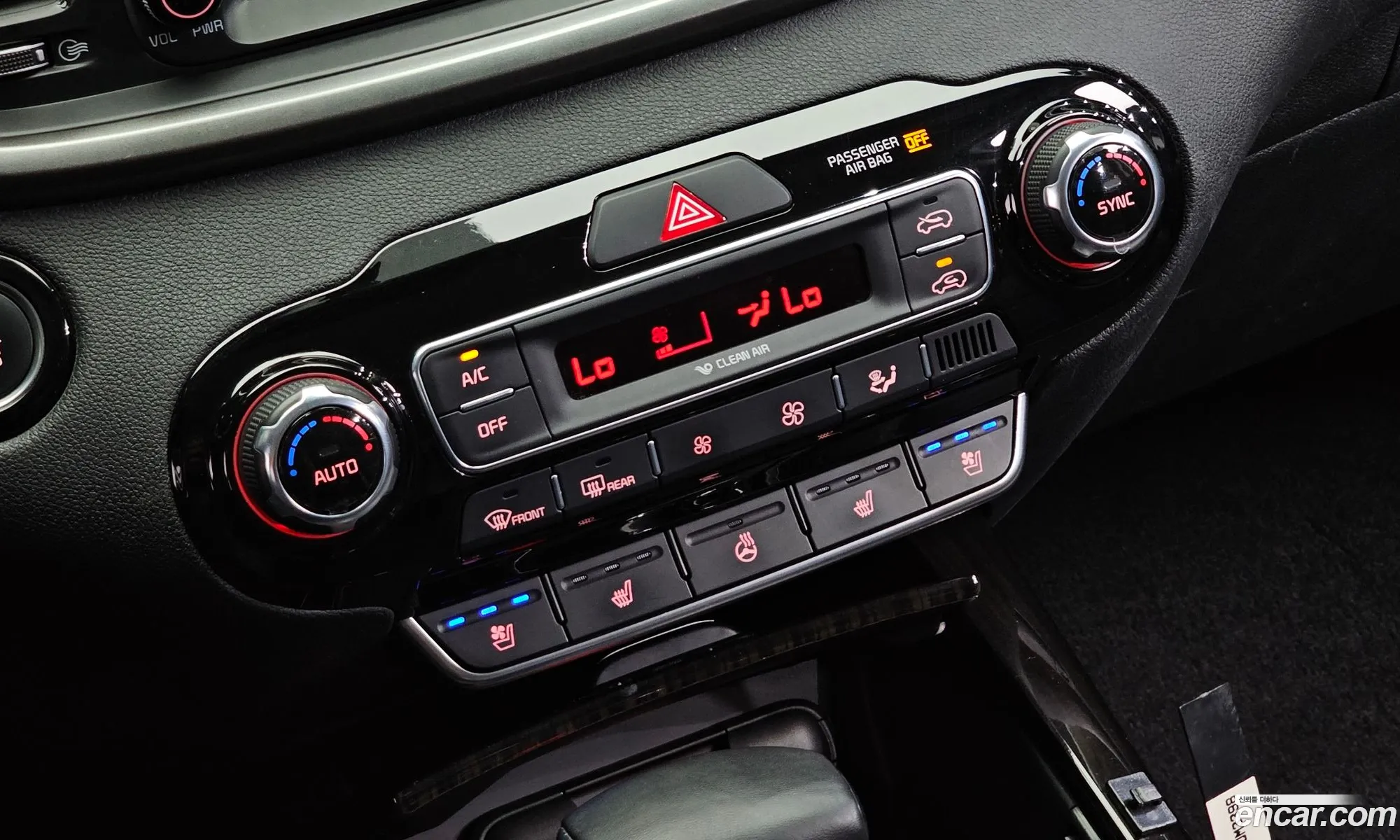 Kia Sorento 2017 KNAPG81BBJA418908 — 8