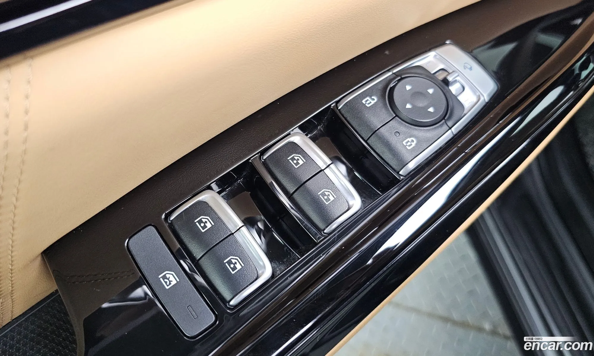 Kia Carnival 2023 KNANE81BBPS353058 — 5