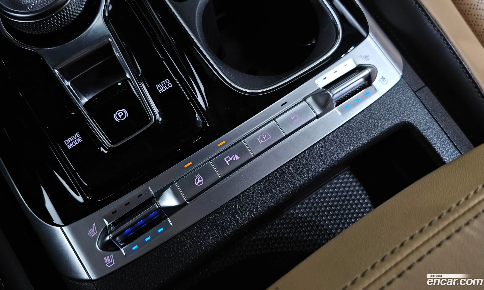 Kia Carnival 2023 KNANE81BBPS353058 — 3
