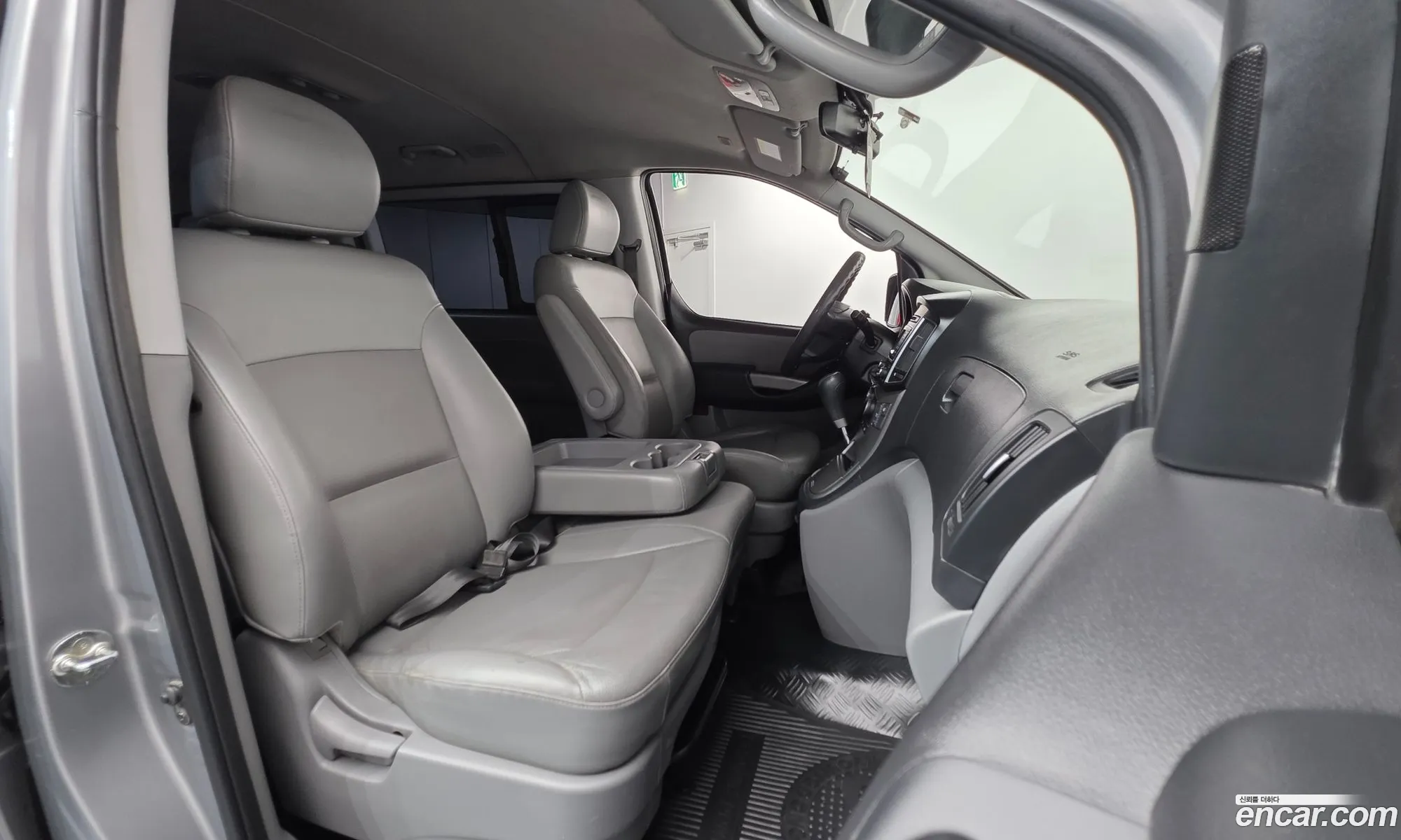 Hyundai Grand Starex 2015 — 19