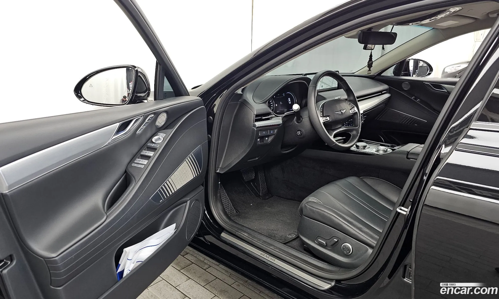 Genesis Electrified G80 2023 — 31