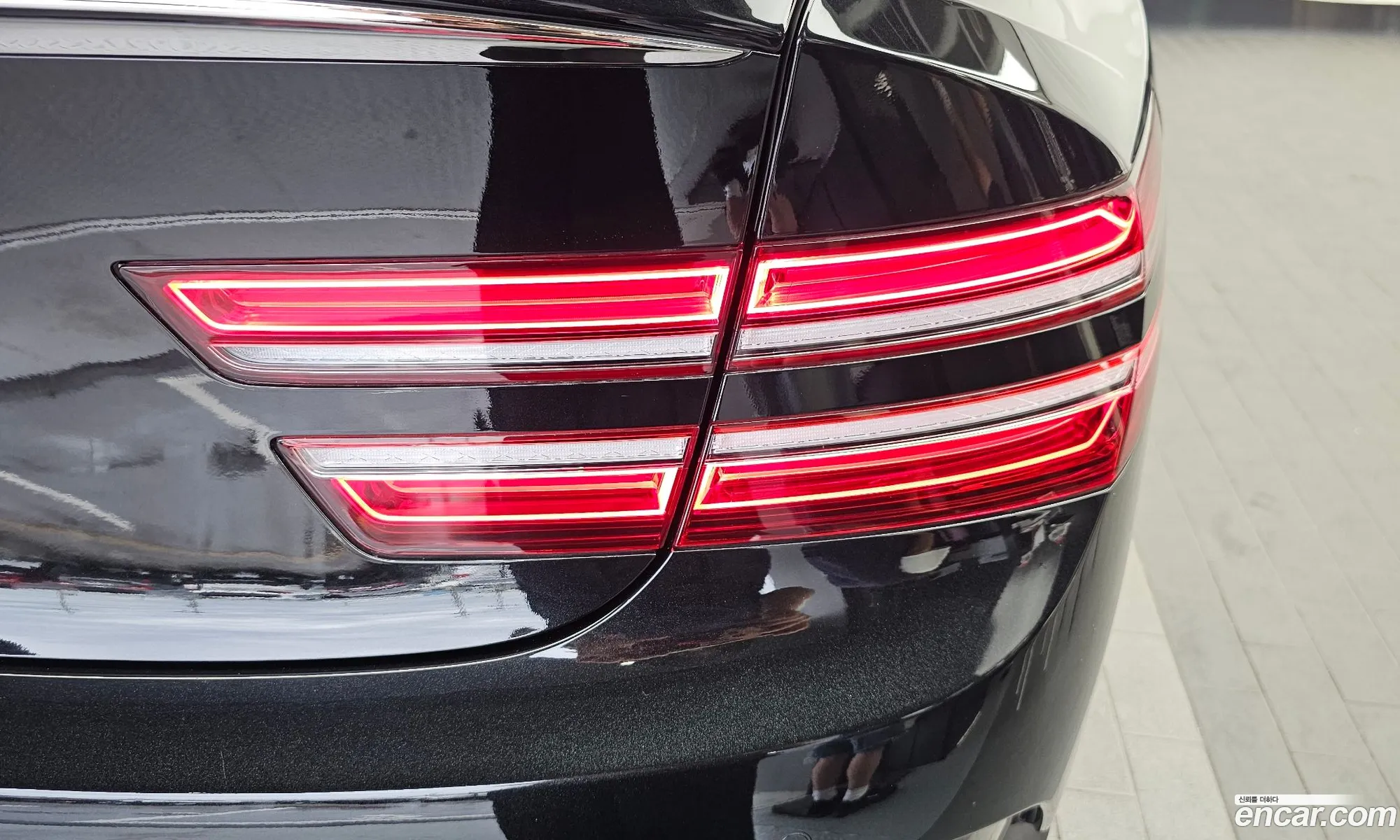 Genesis Electrified G80 2023 — 19