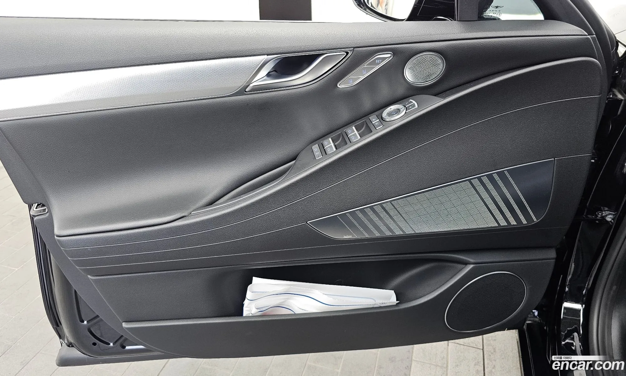 Genesis Electrified G80 2023 — 35