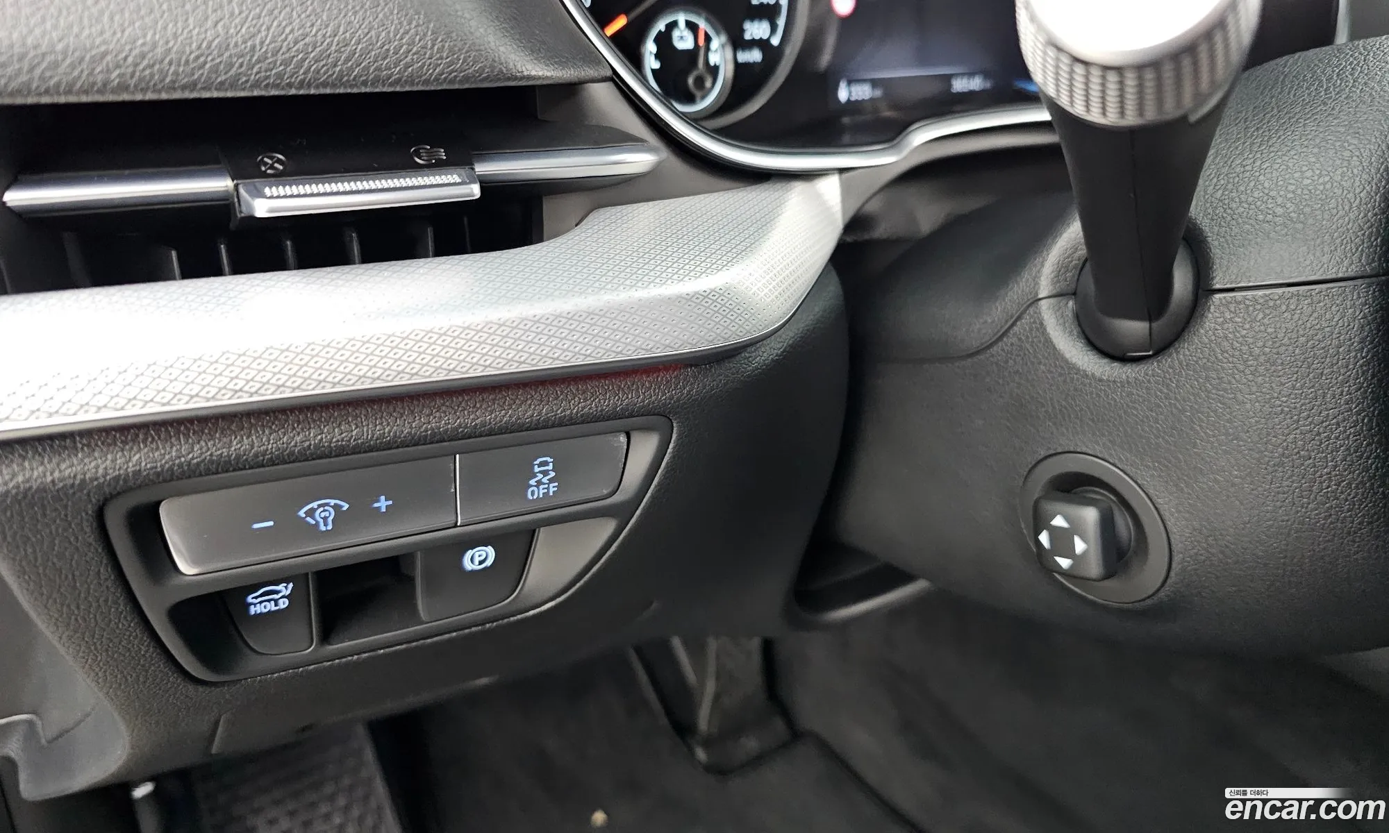 Genesis Electrified G80 2023 — 34