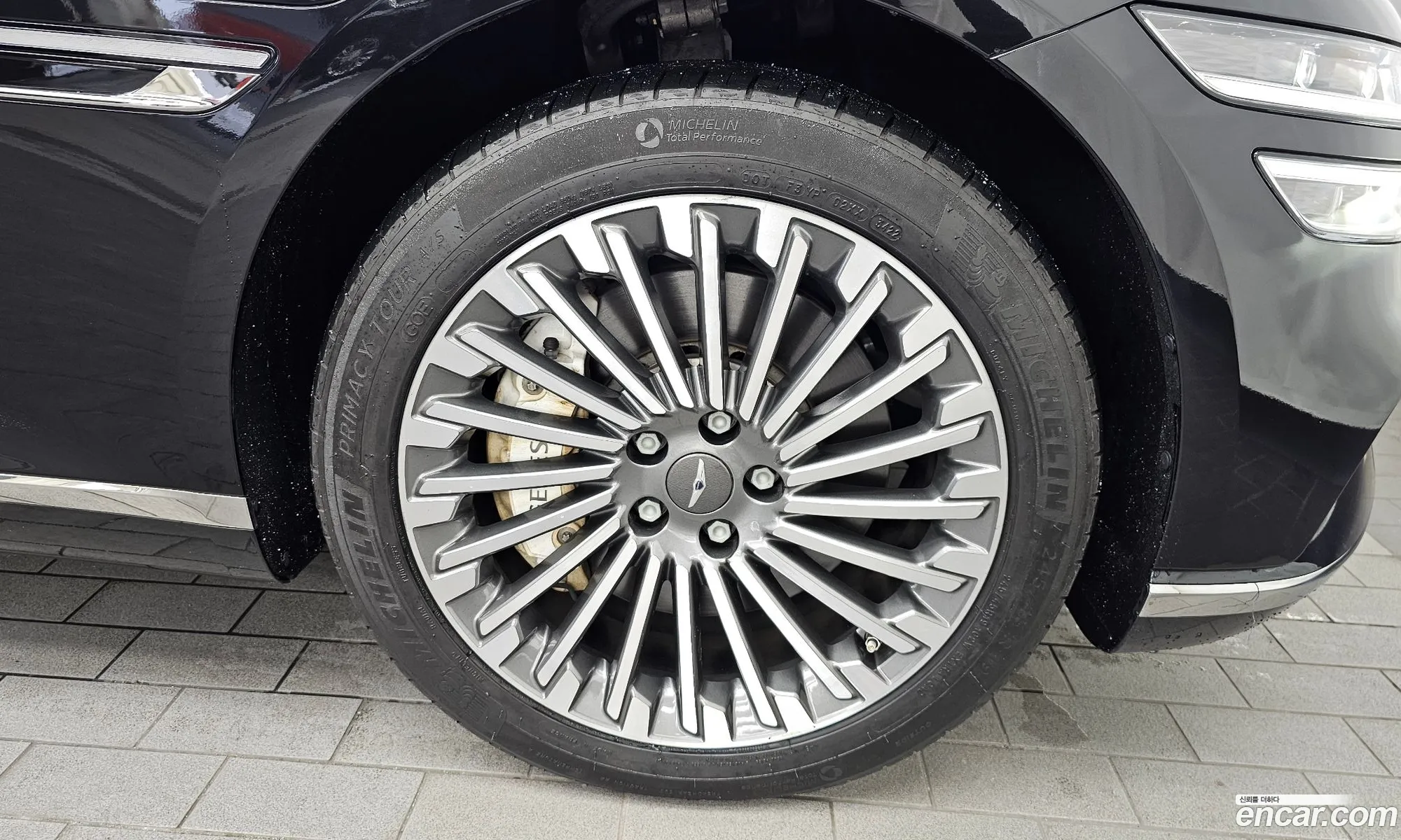 Genesis Electrified G80 2023 — 18