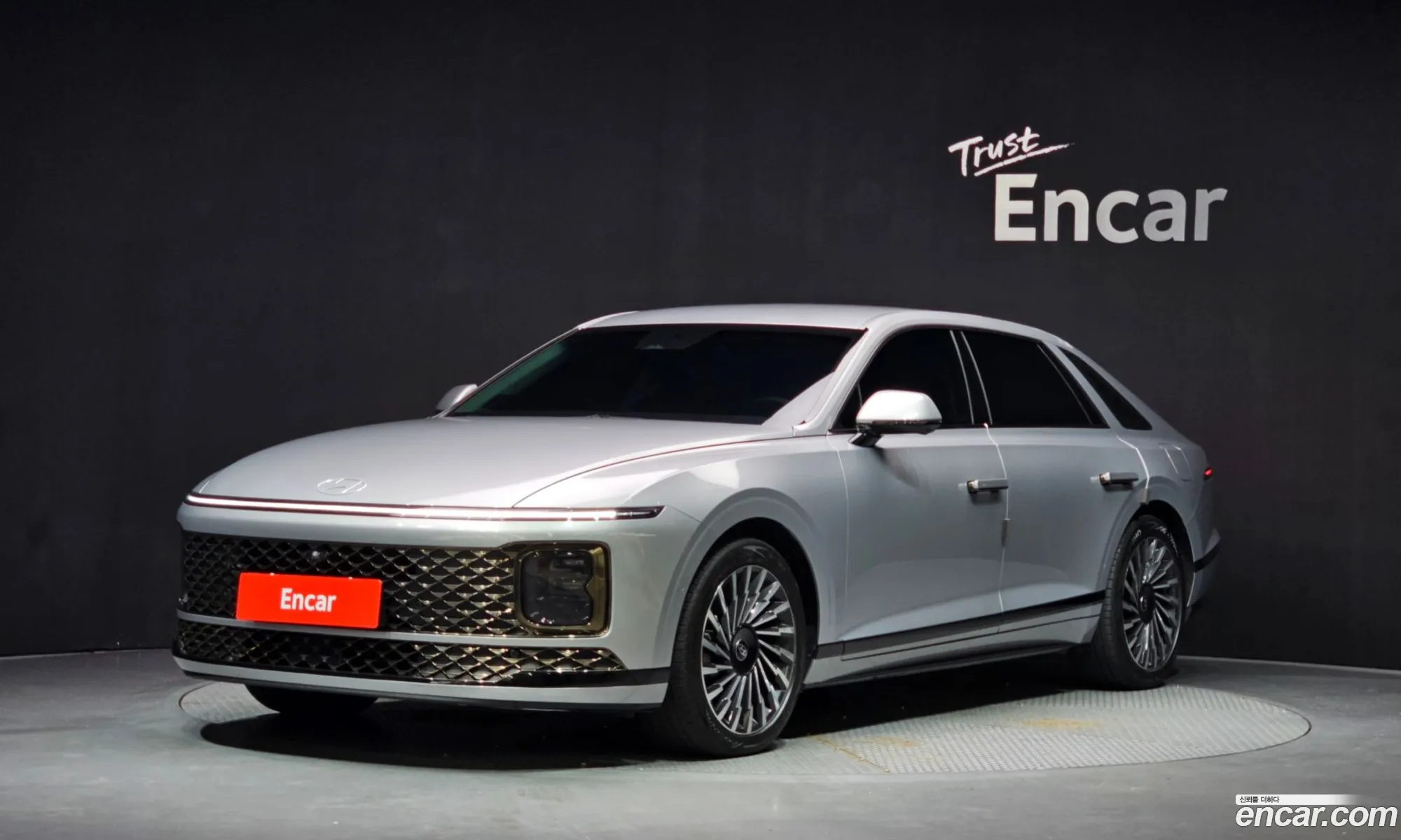 Hyundai Grandeur Hybrid 2023 — 12