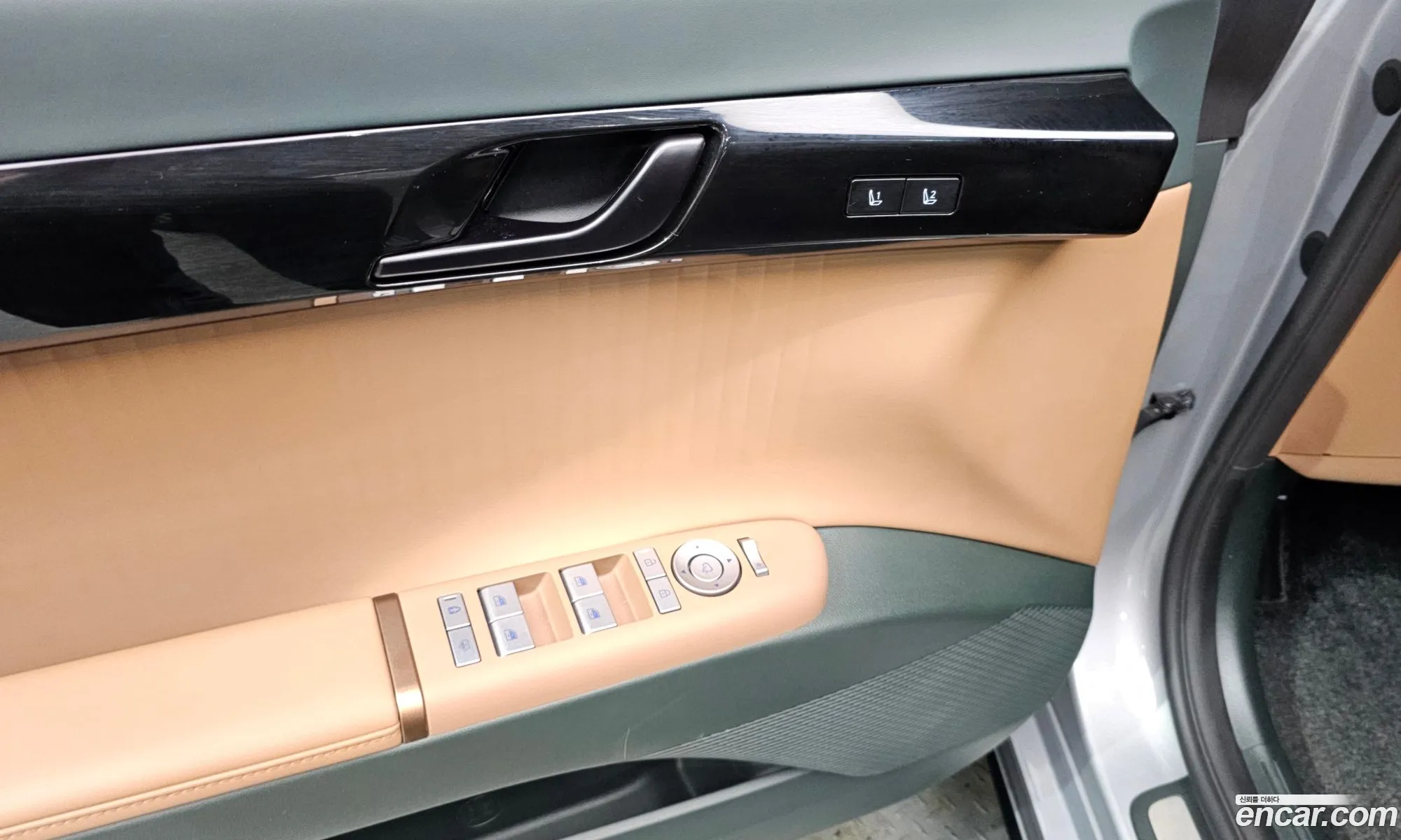 Hyundai Grandeur Hybrid 2023 — 6