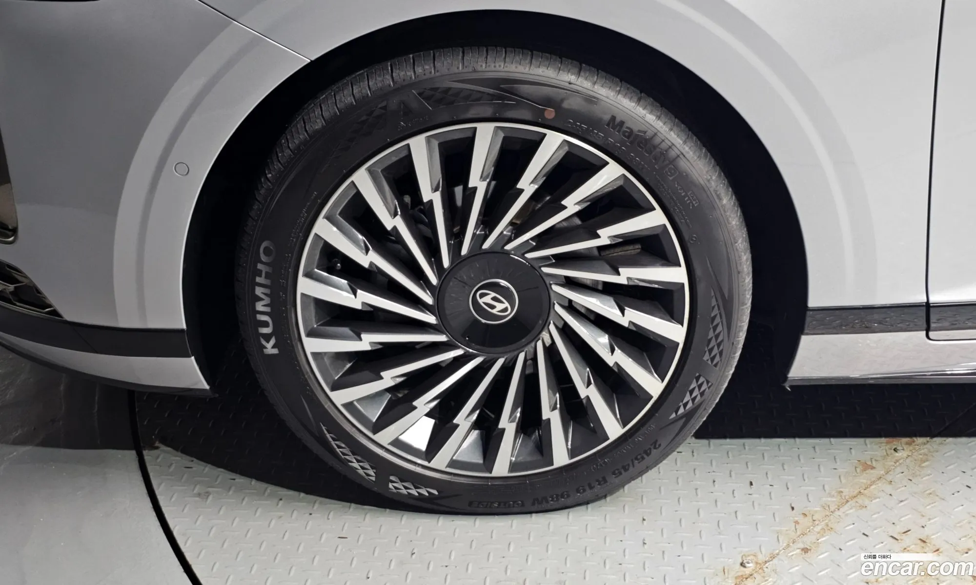 Hyundai Grandeur Hybrid 2023 — 7