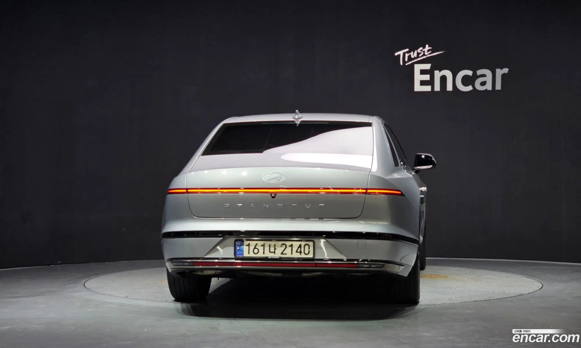 Hyundai Grandeur Hybrid 2023 — 18