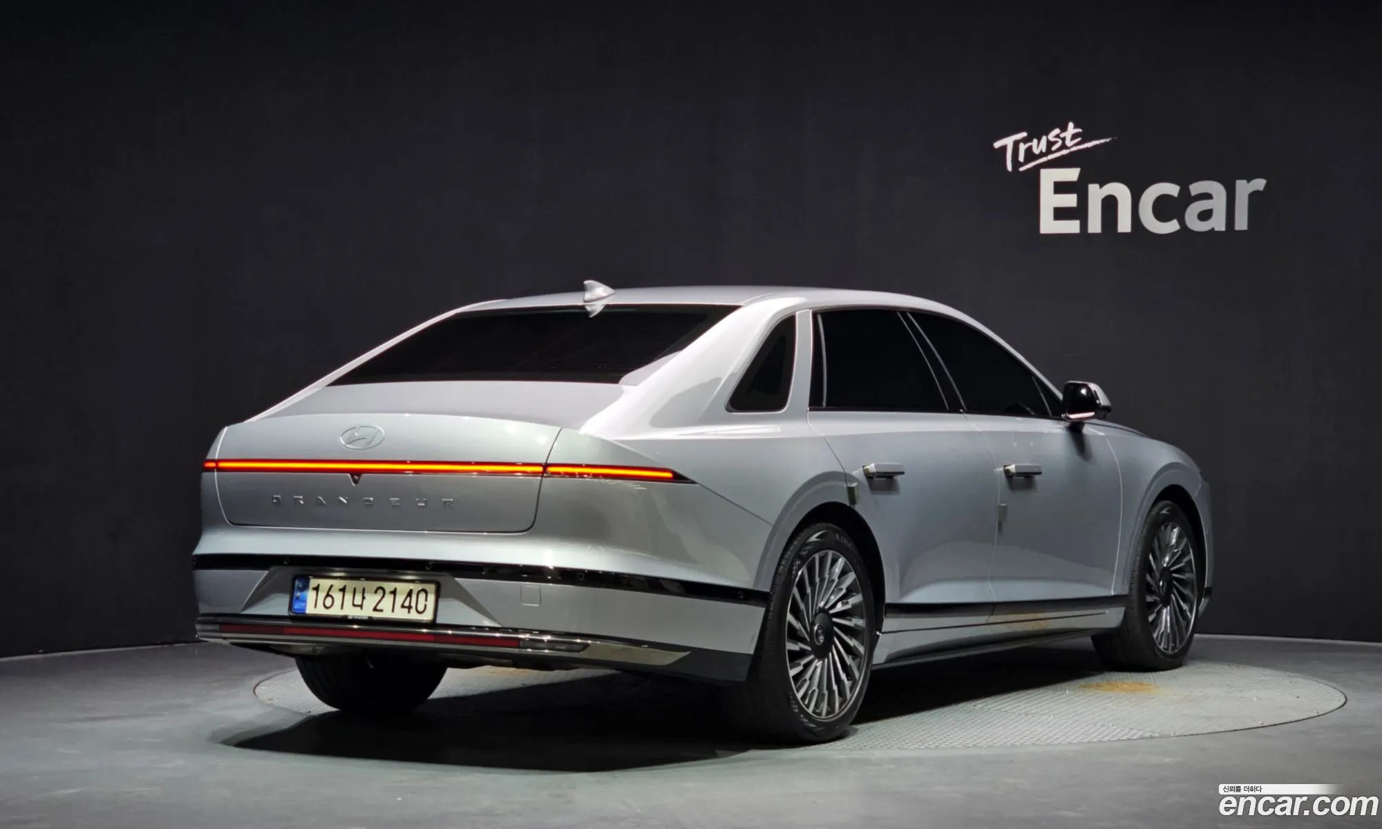 Hyundai Grandeur Hybrid 2023 — 16