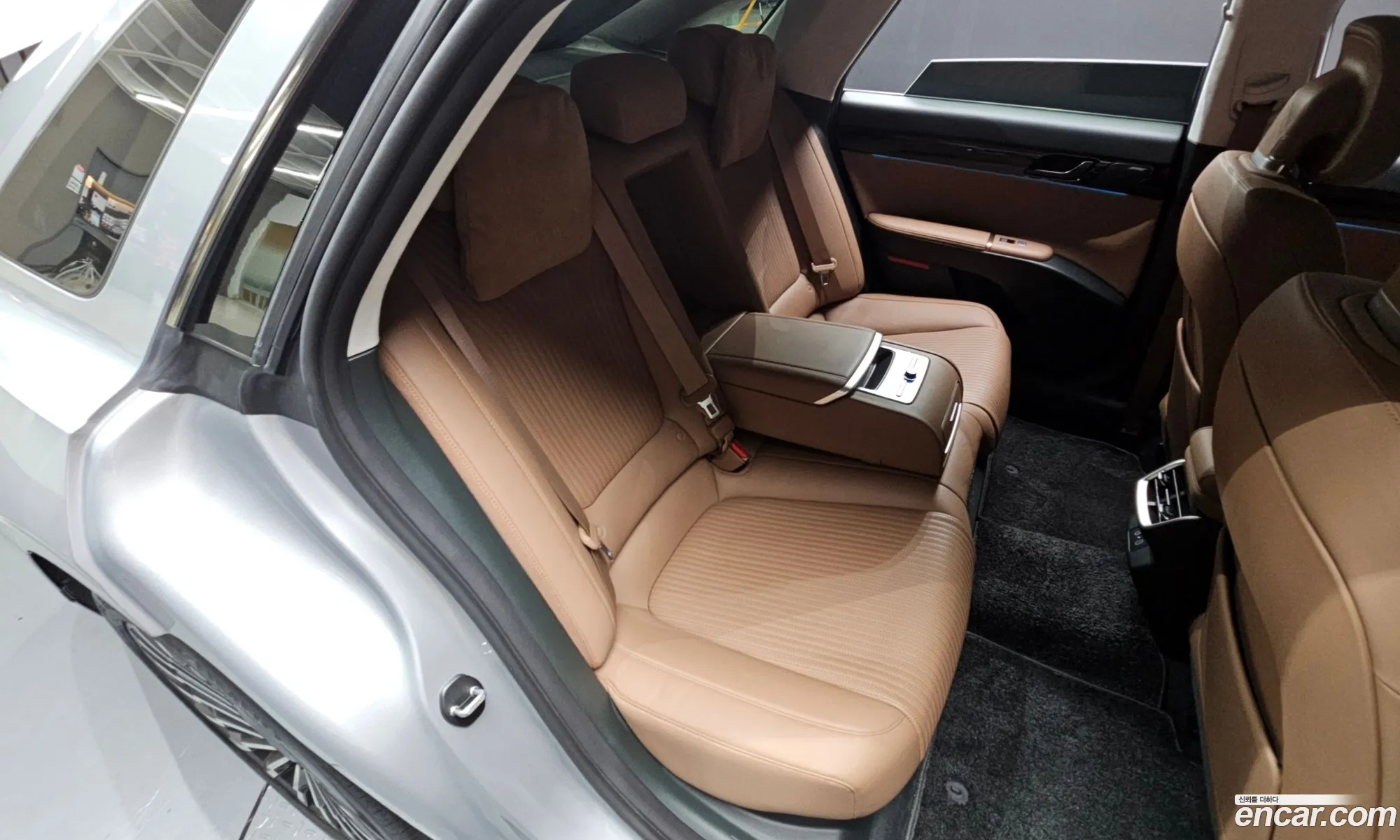 Hyundai Grandeur Hybrid 2023 — 17