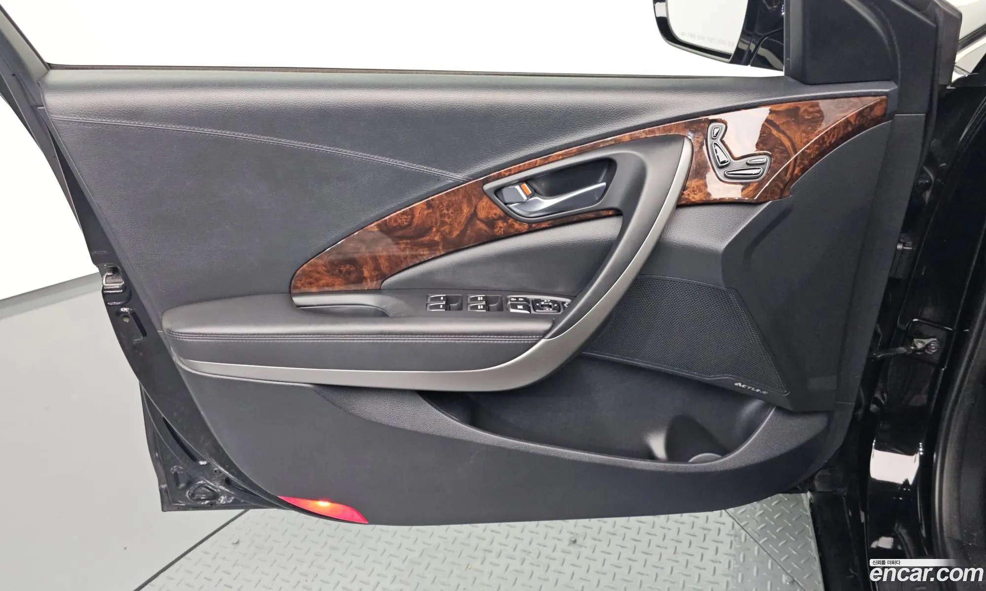Hyundai Aslan 2014 KMHFM411BFA002022 — 3
