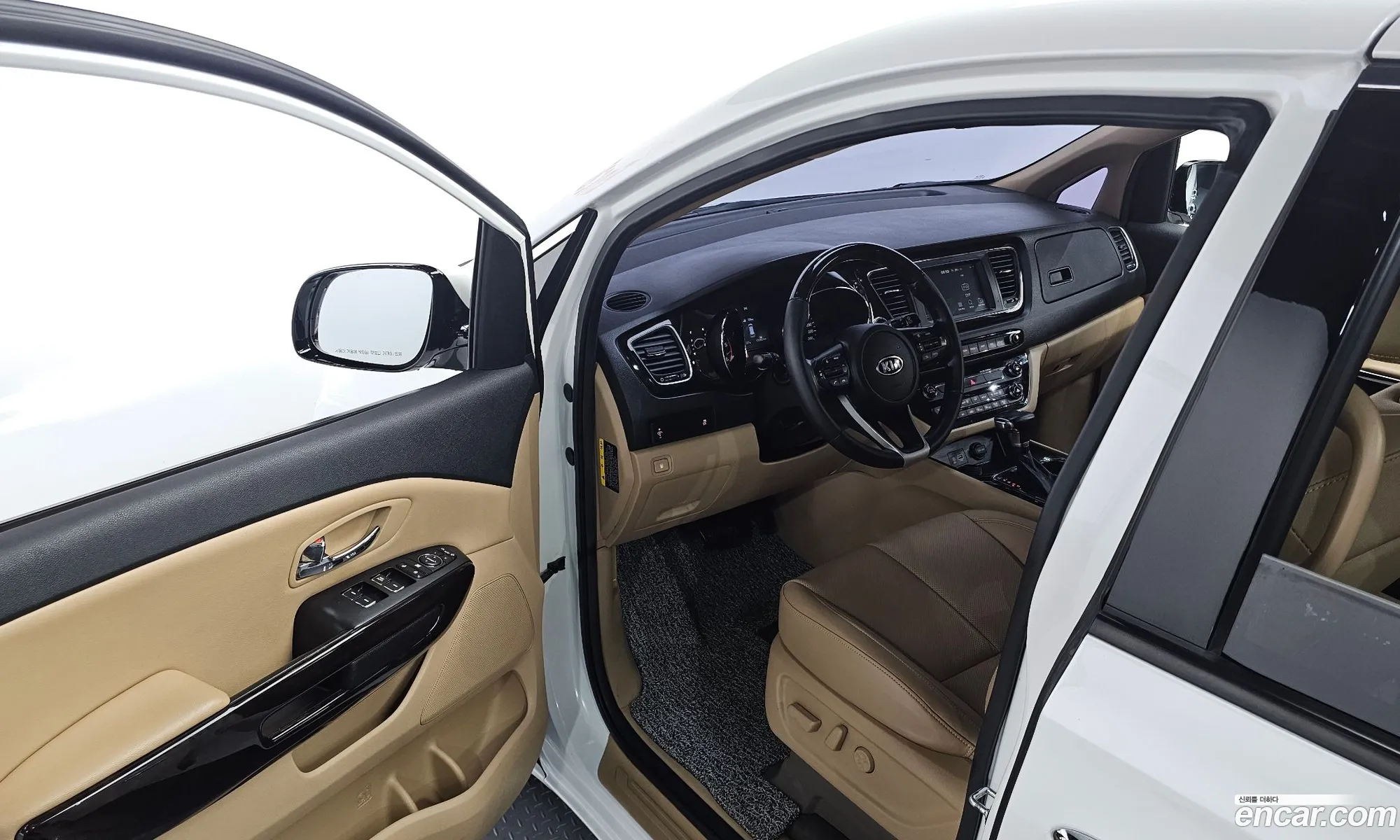 Kia Carnival 2018 KNAME81ABKS459288 — 28