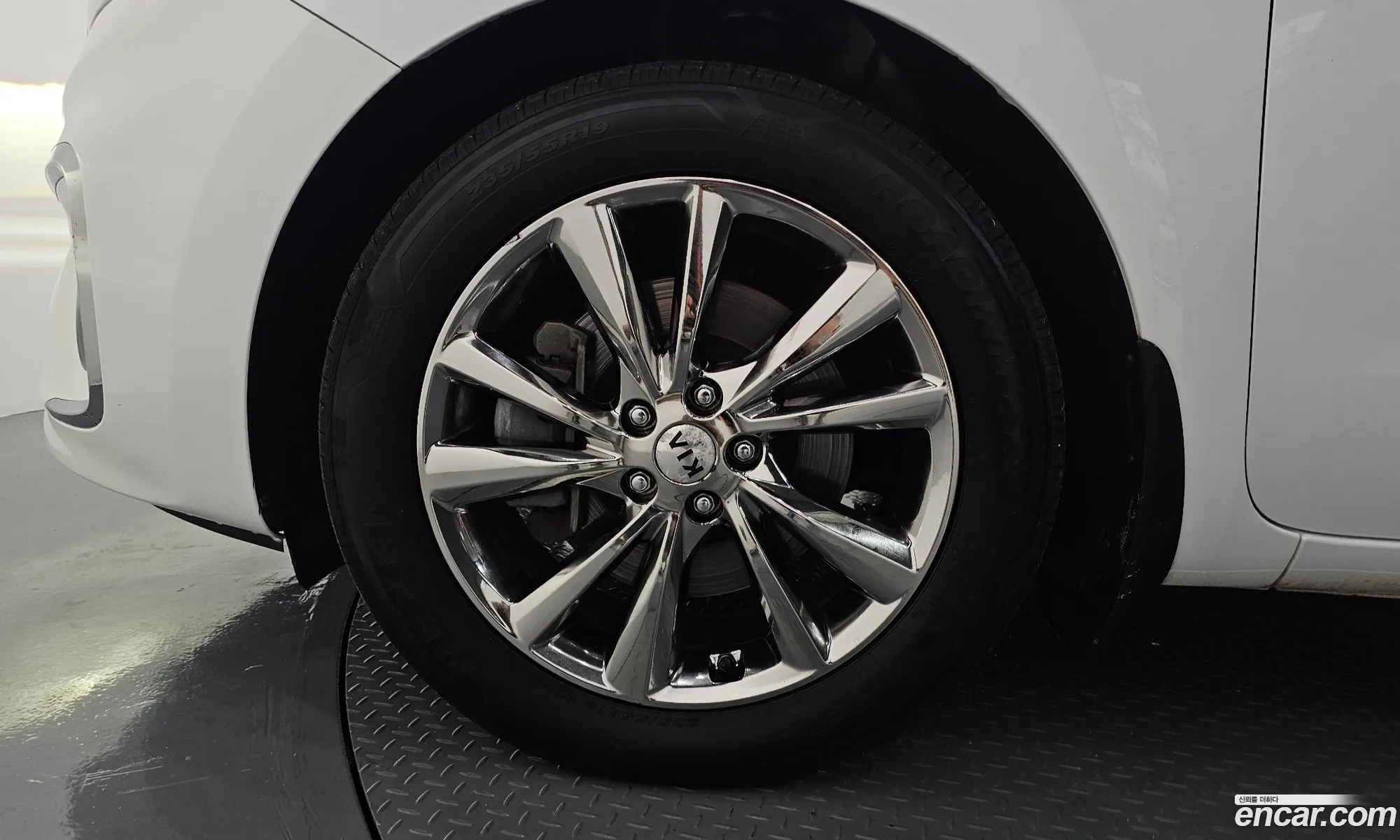 Kia Carnival 2018 KNAME81ABKS459288 — 20