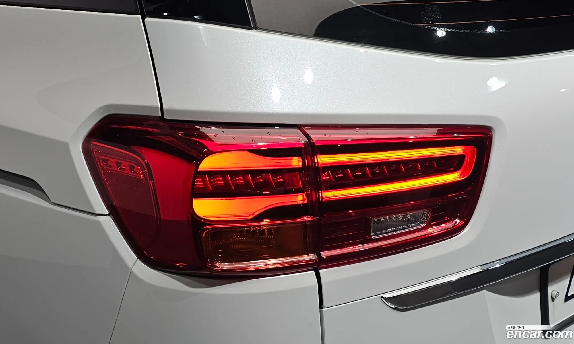 Kia Carnival 2018 KNAME81ABKS459288 — 18