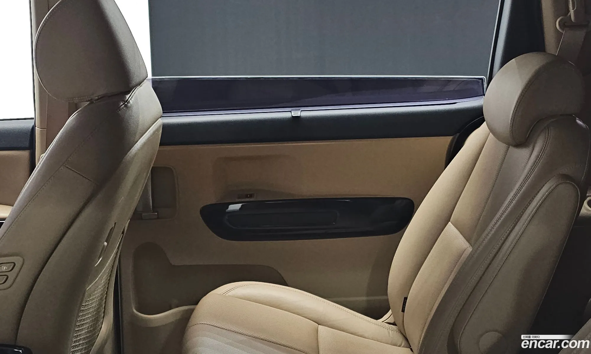 Kia Carnival 2018 KNAME81ABKS459288 — 9