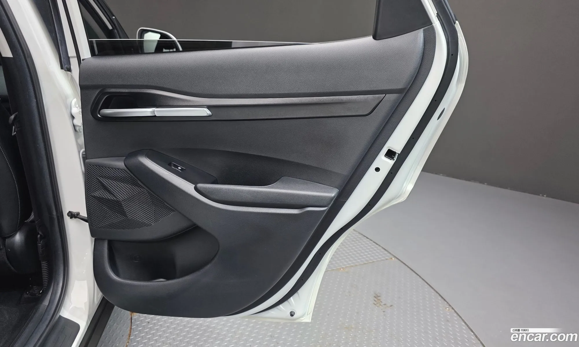 Kia Seltos 2023 KNAEU81AERK552819 — 25