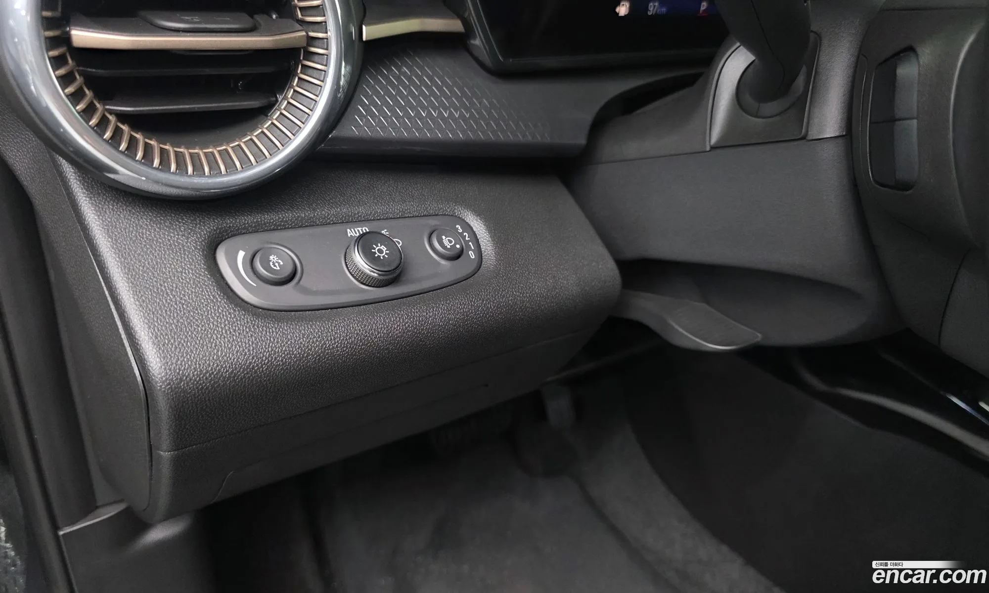 Chevrolet (GM Daewoo) Trax Crossover 2023 — 12