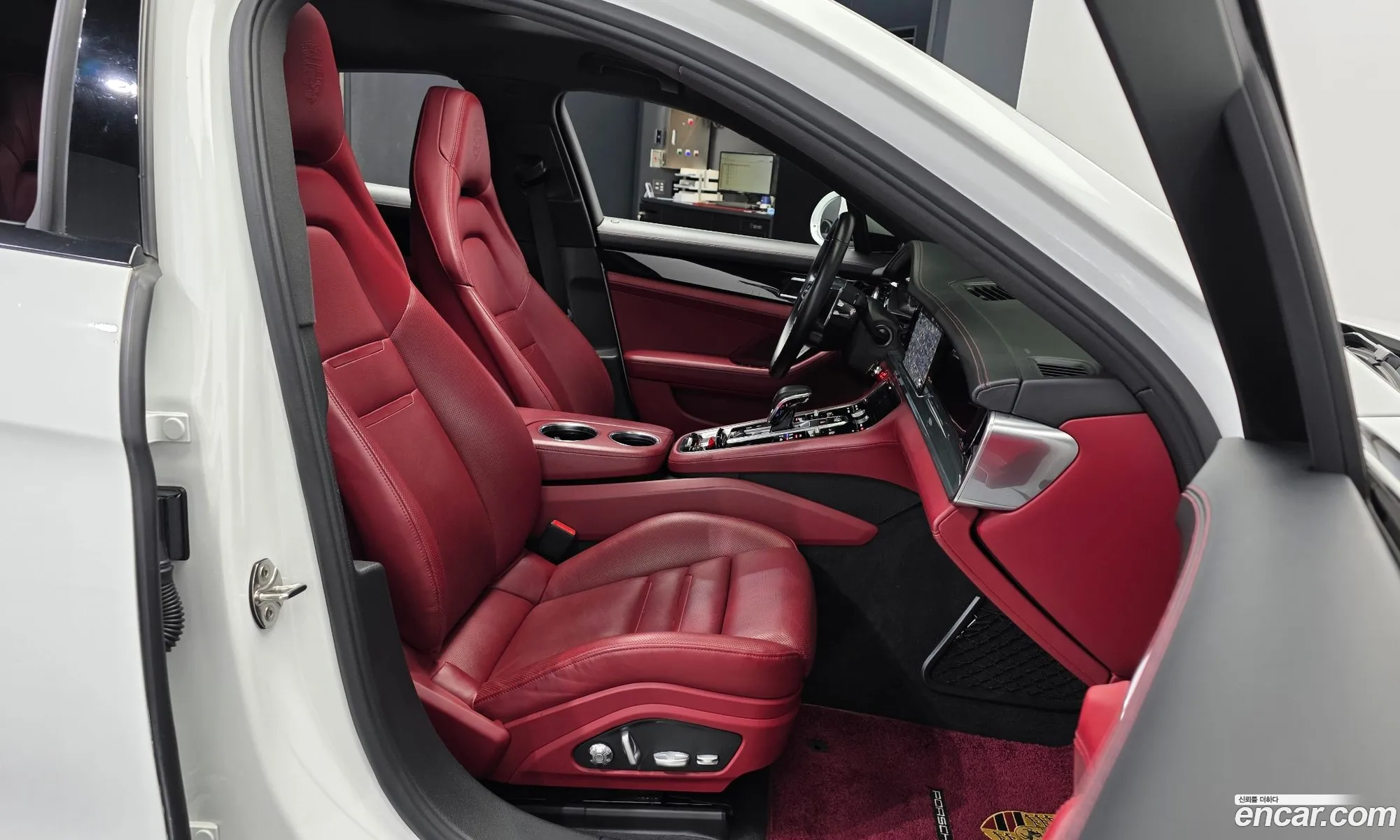 Porsche Panamera 2018 — 19