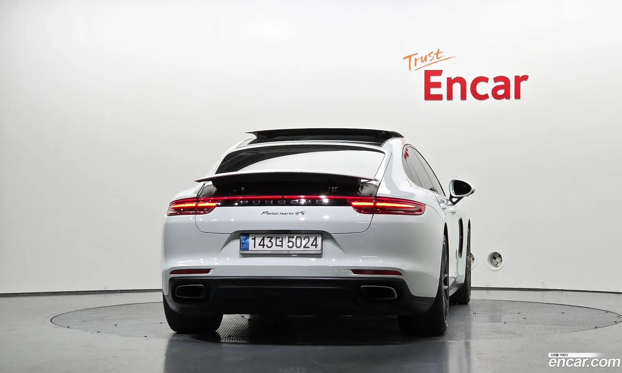 Porsche Panamera 2018 — 25