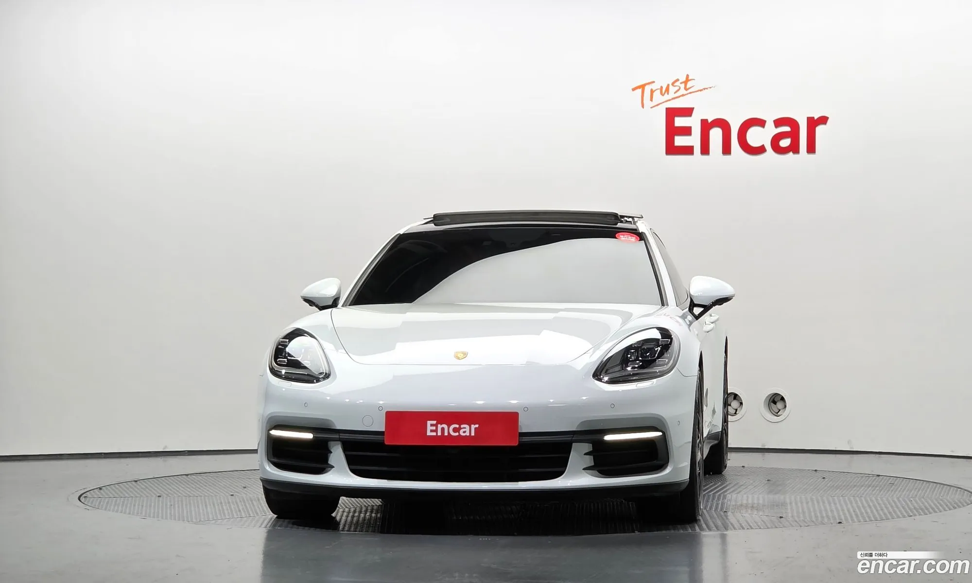 Porsche Panamera 2018 — 27