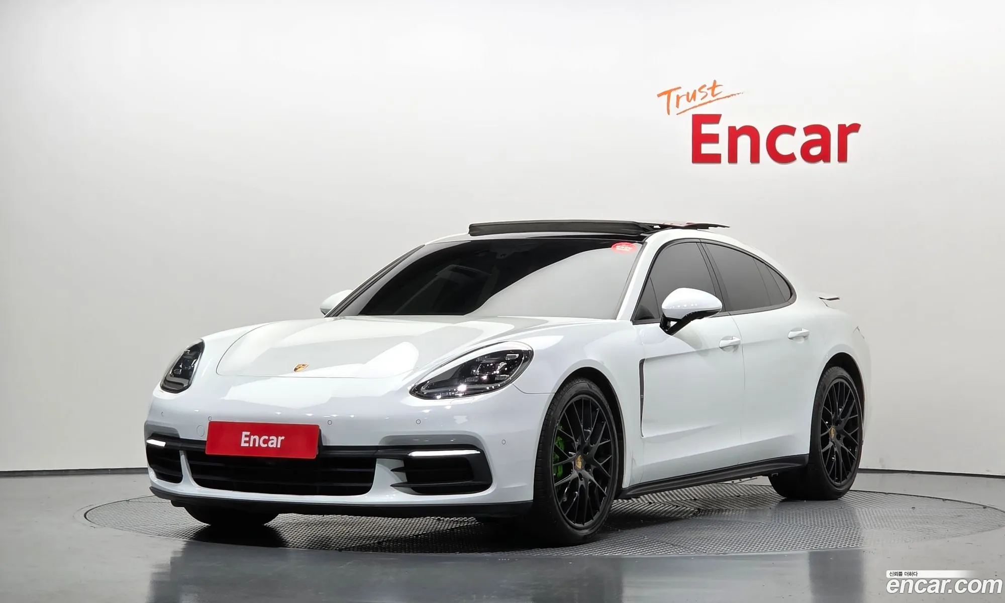 Porsche Panamera 2018 — 14