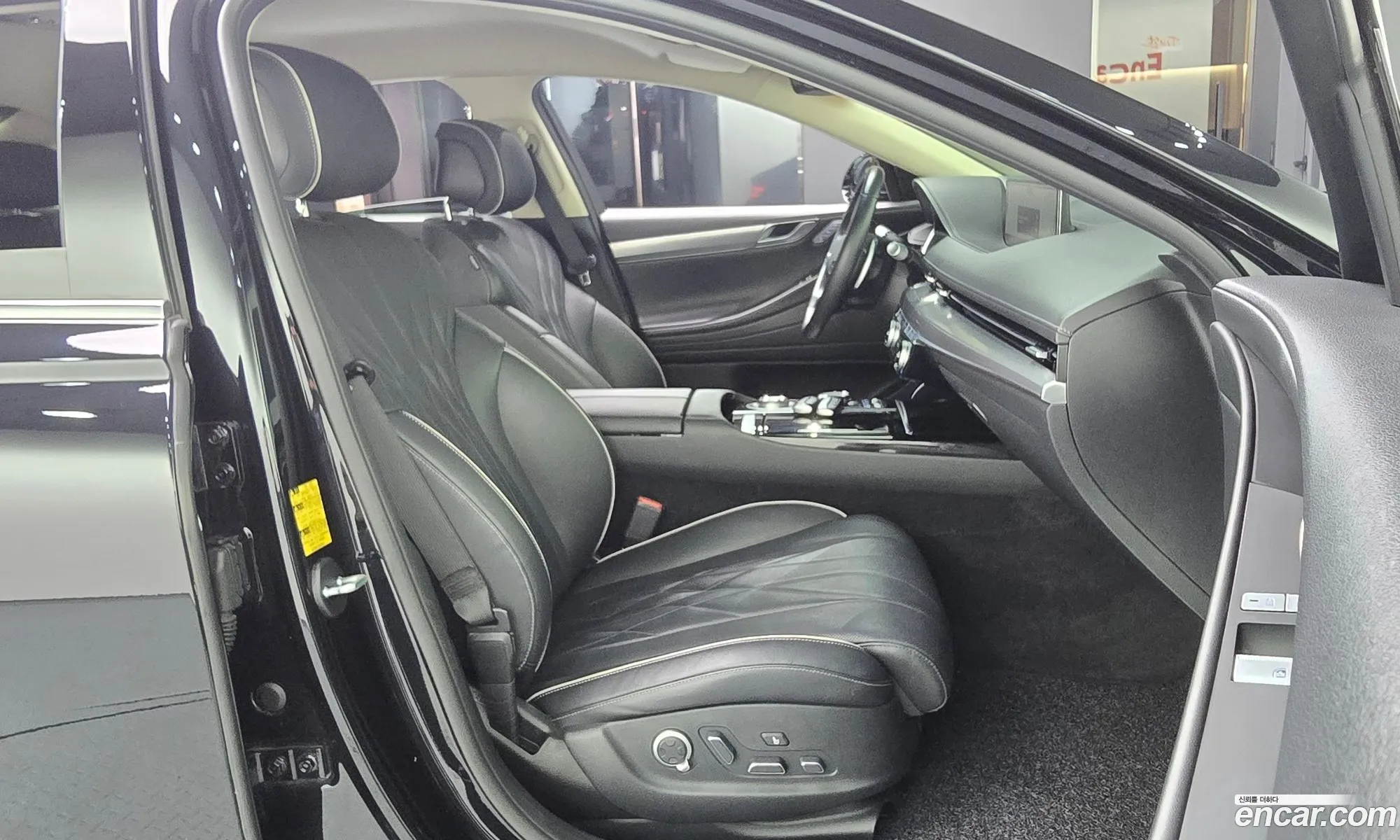 Genesis G80 2022 KMTGB41CDPU171596 — 10