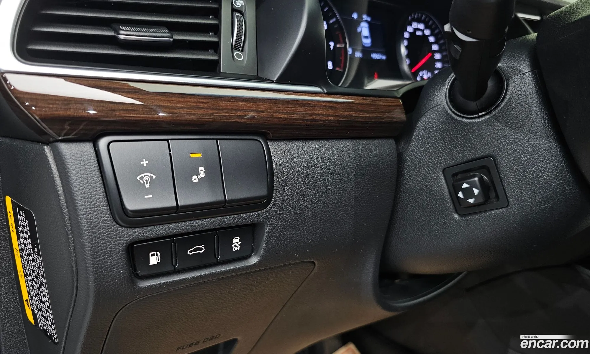 Kia K7 2018 KNALB415BJA140205 — 18
