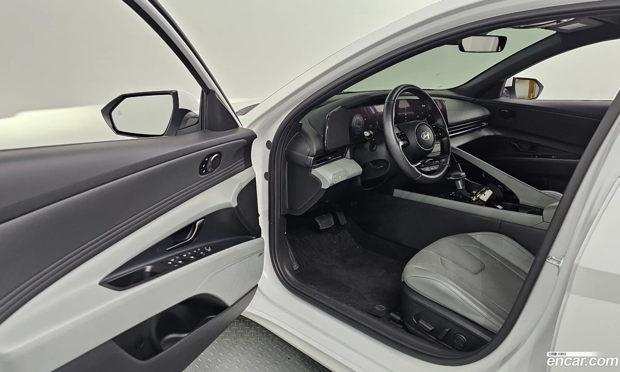 Hyundai Elantra 2024 — 10