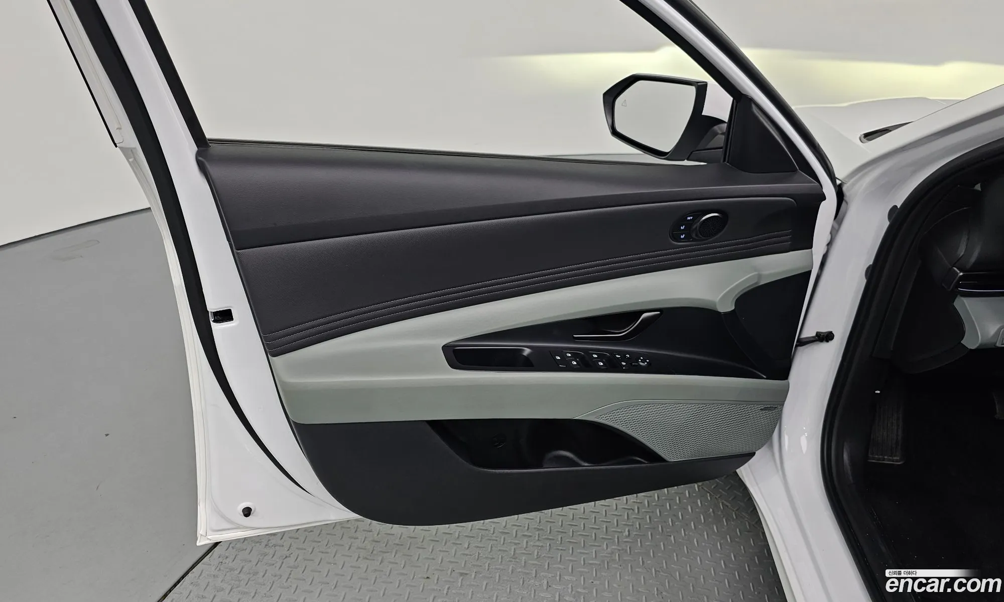 Hyundai Elantra 2024 — 14