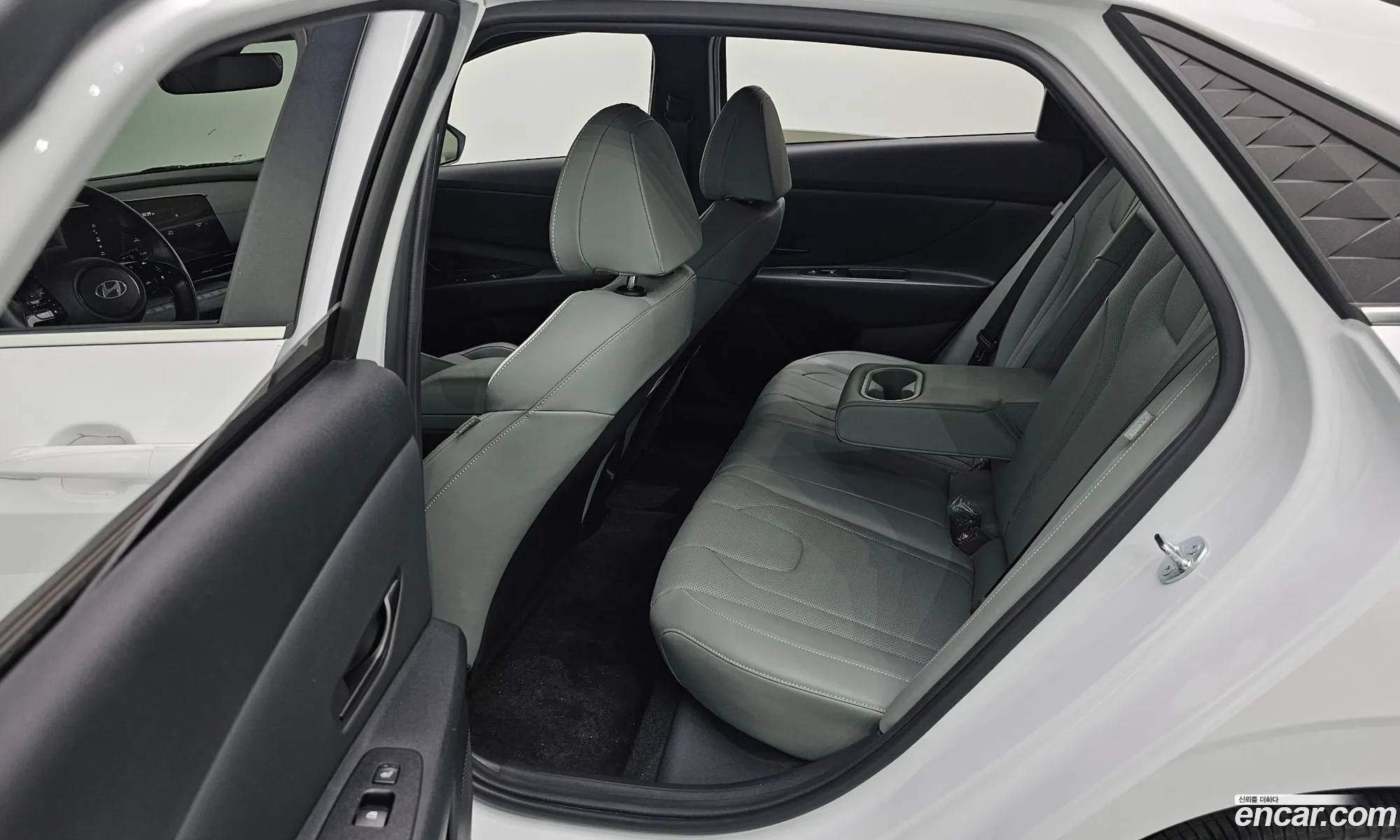 Hyundai Elantra 2024 — 15