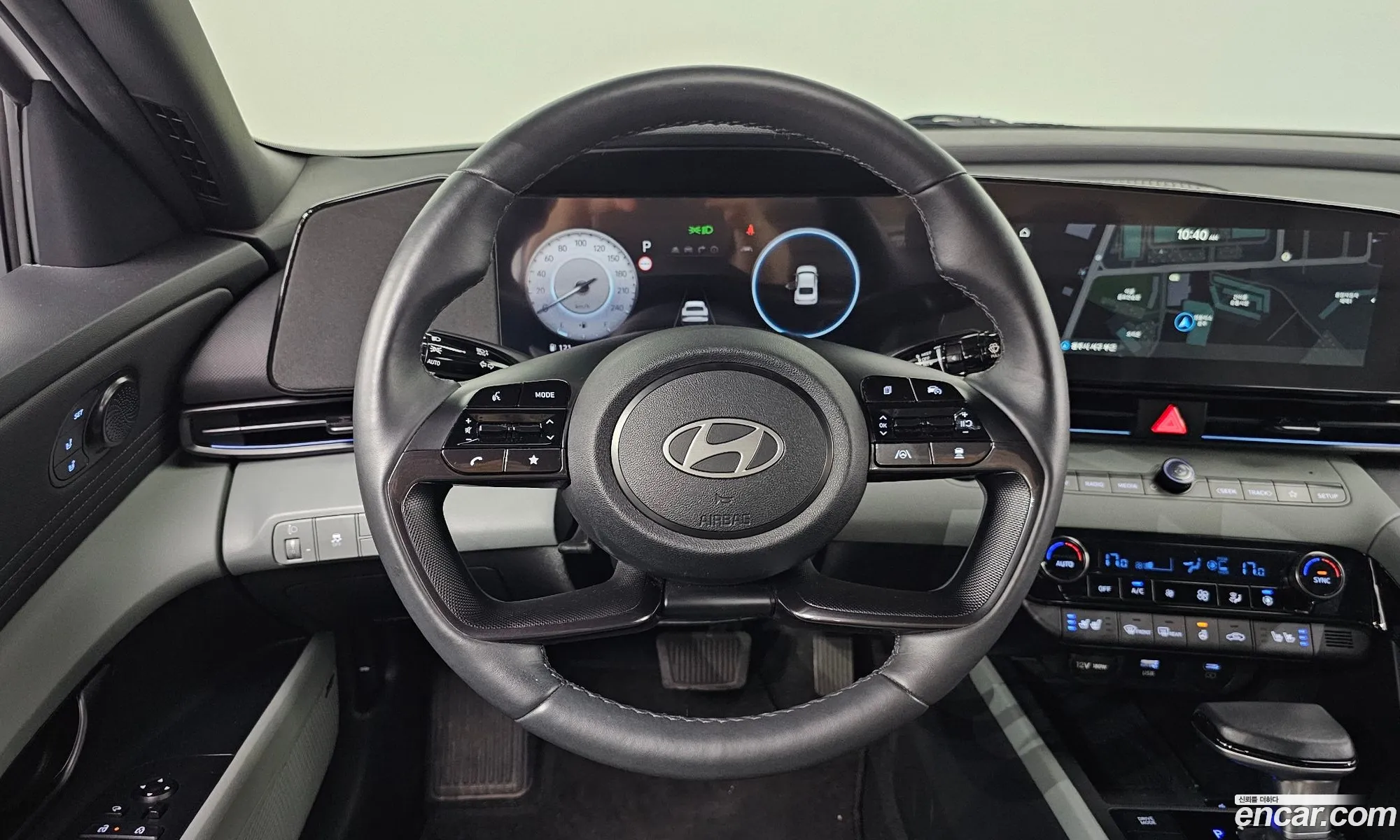 Hyundai Elantra 2024 — 32