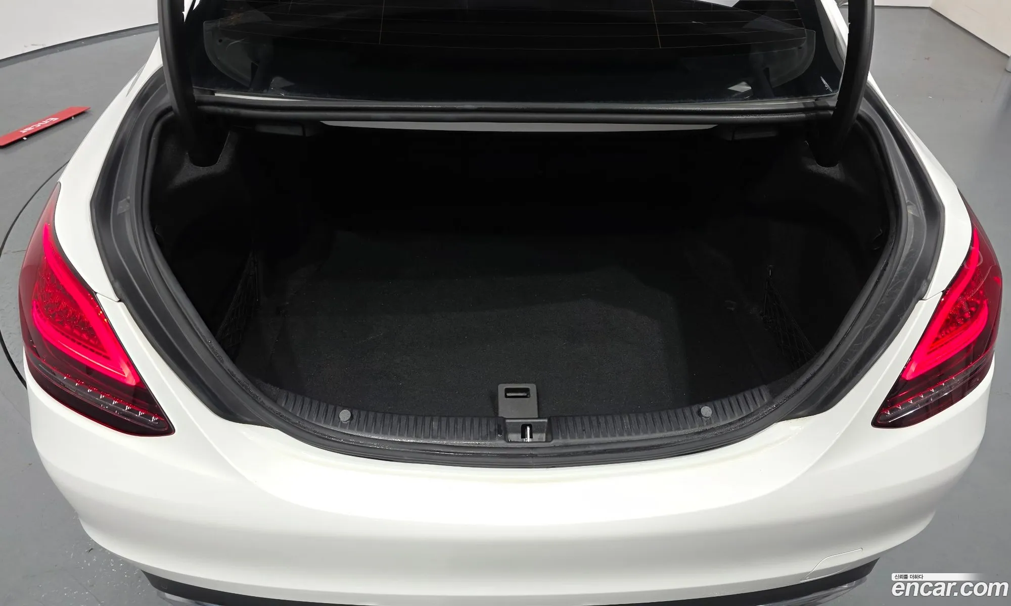 Mercedes-Benz C-Class W205 2019 — 12